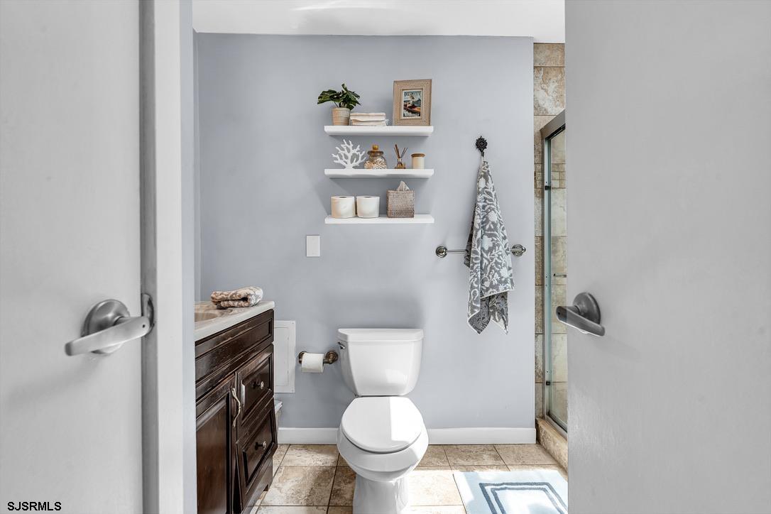 7 W 6th Street Unit: 7