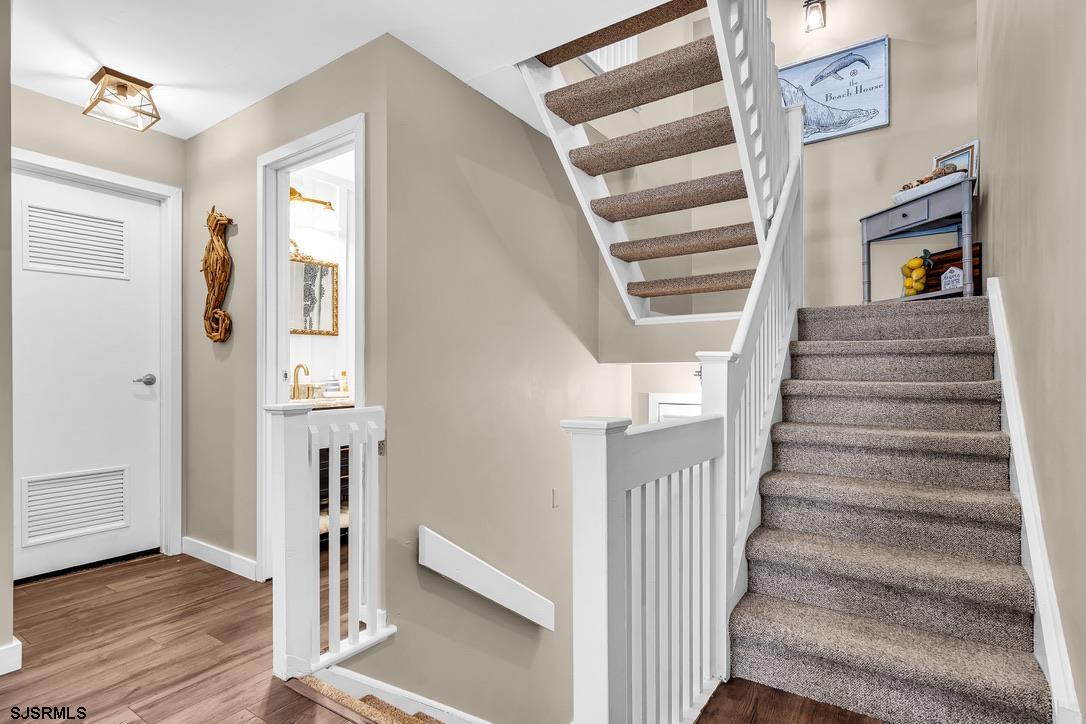 7 W 6th Street Unit: 7