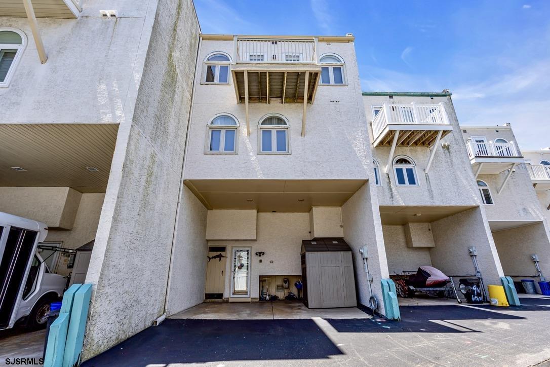 7 W 6th Street Unit: 7