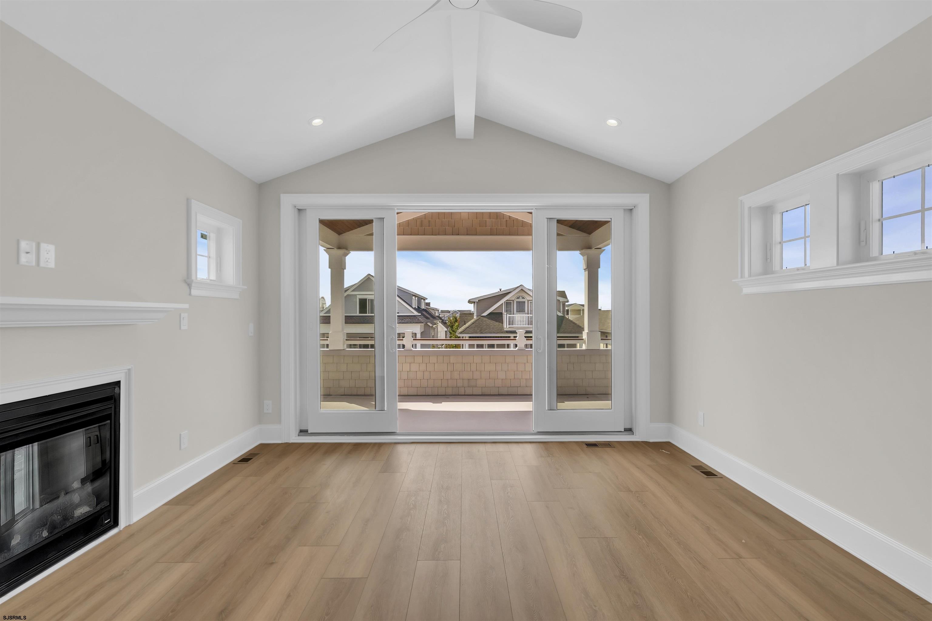 811 2nd Street Unit: 2