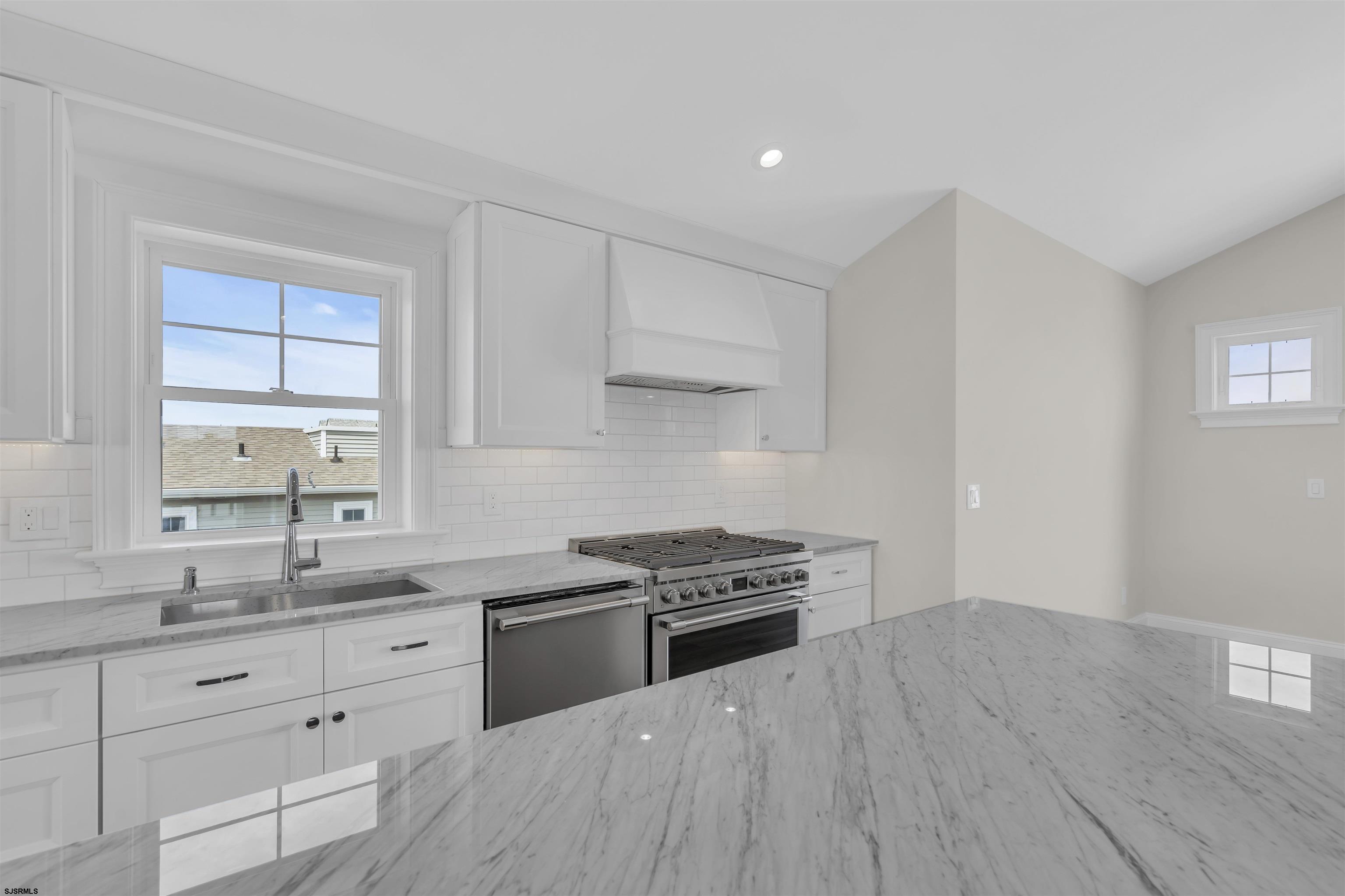 811 2nd Street Unit: 2