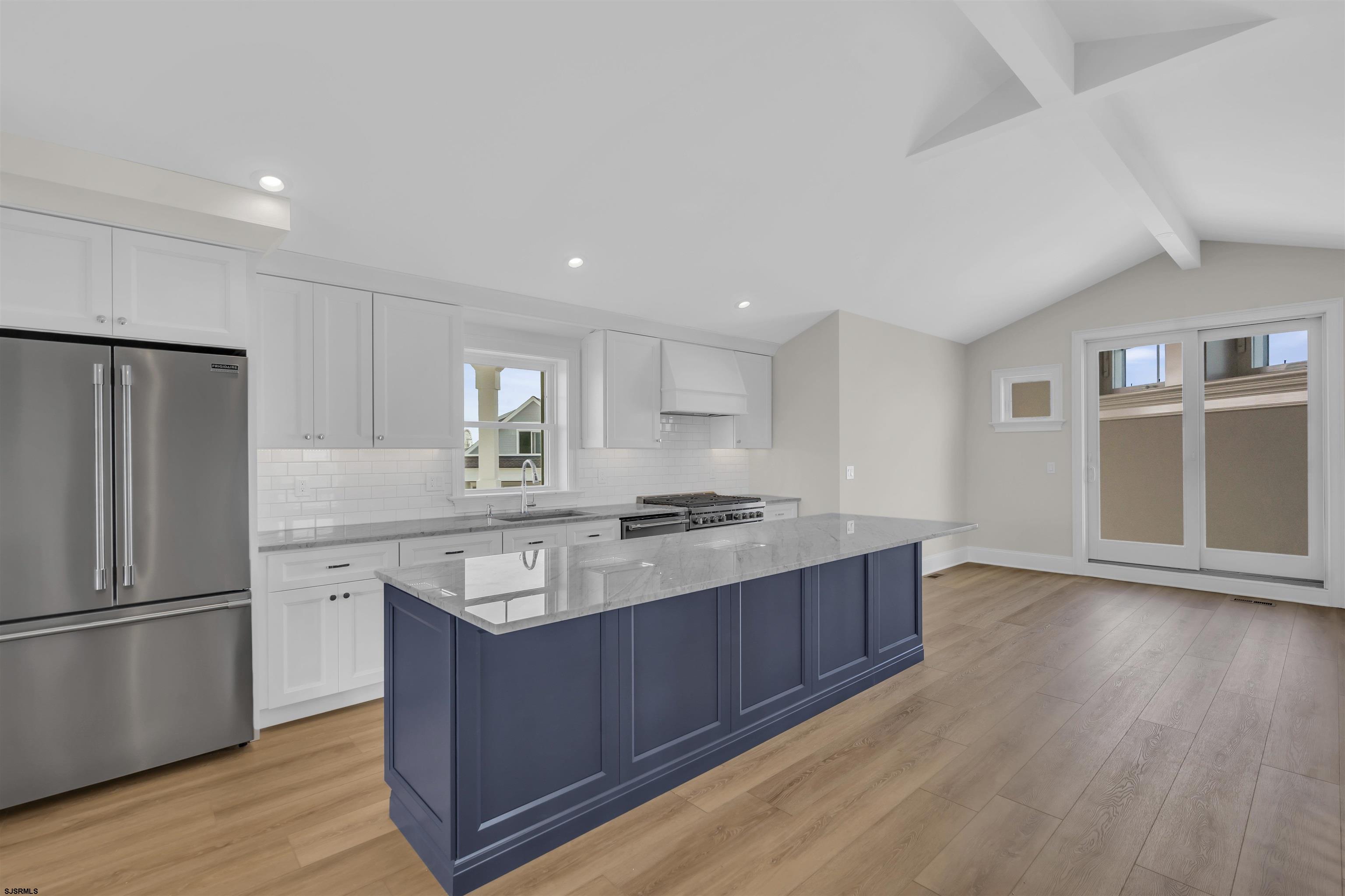 811 2nd Street Unit: 2