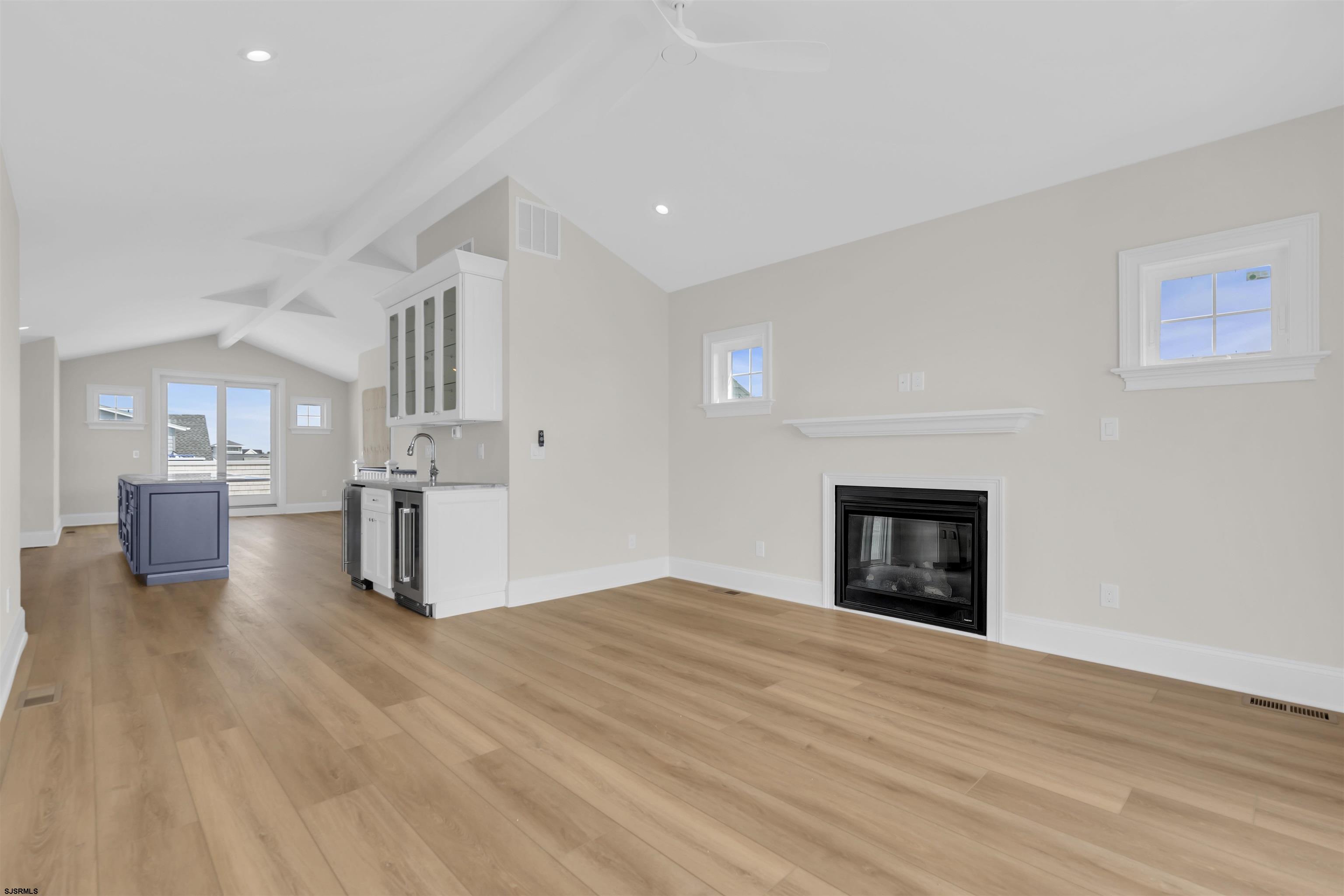 811 2nd Street Unit: 2