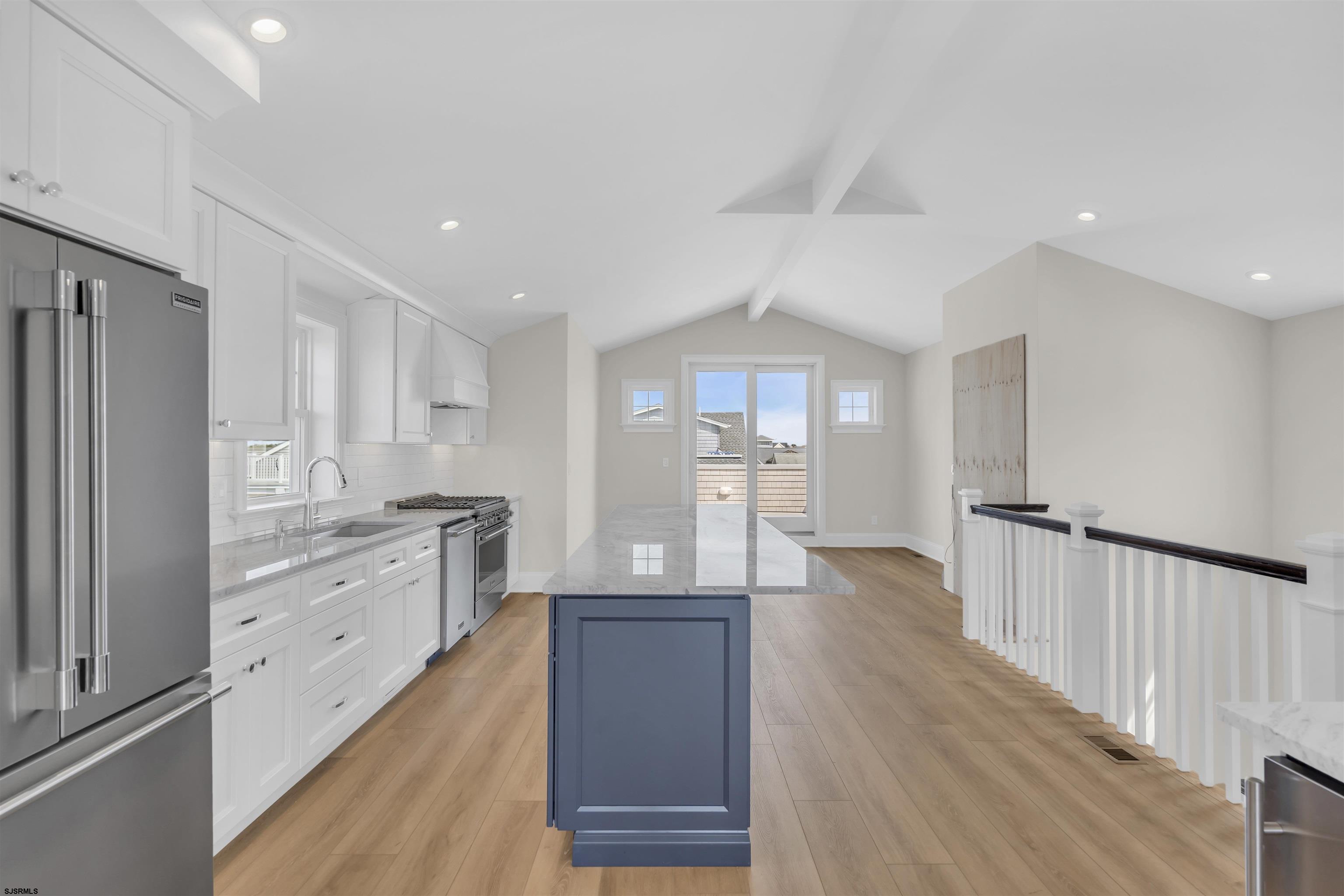 811 2nd Street Unit: 2