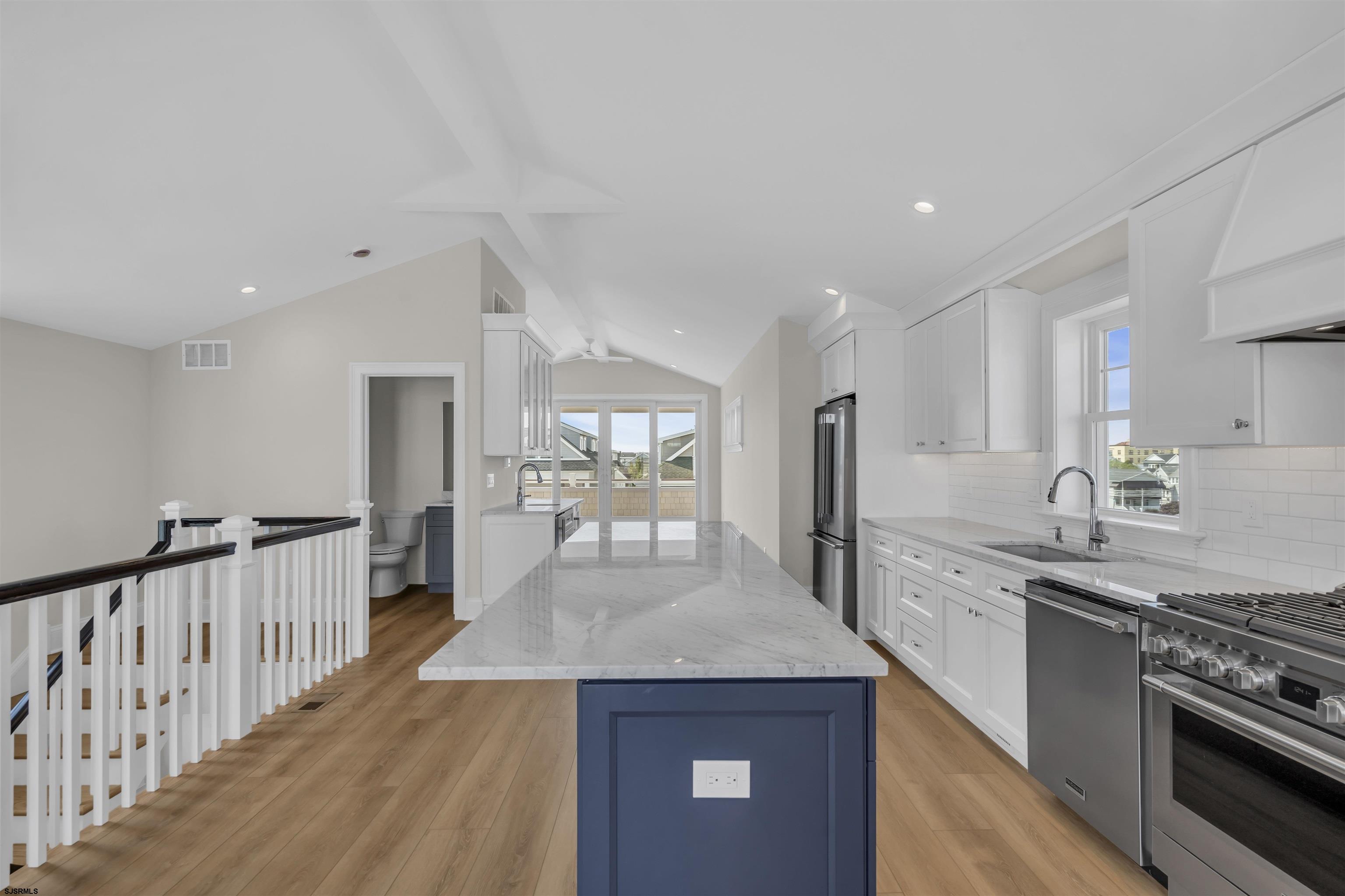 811 2nd Street Unit: 2