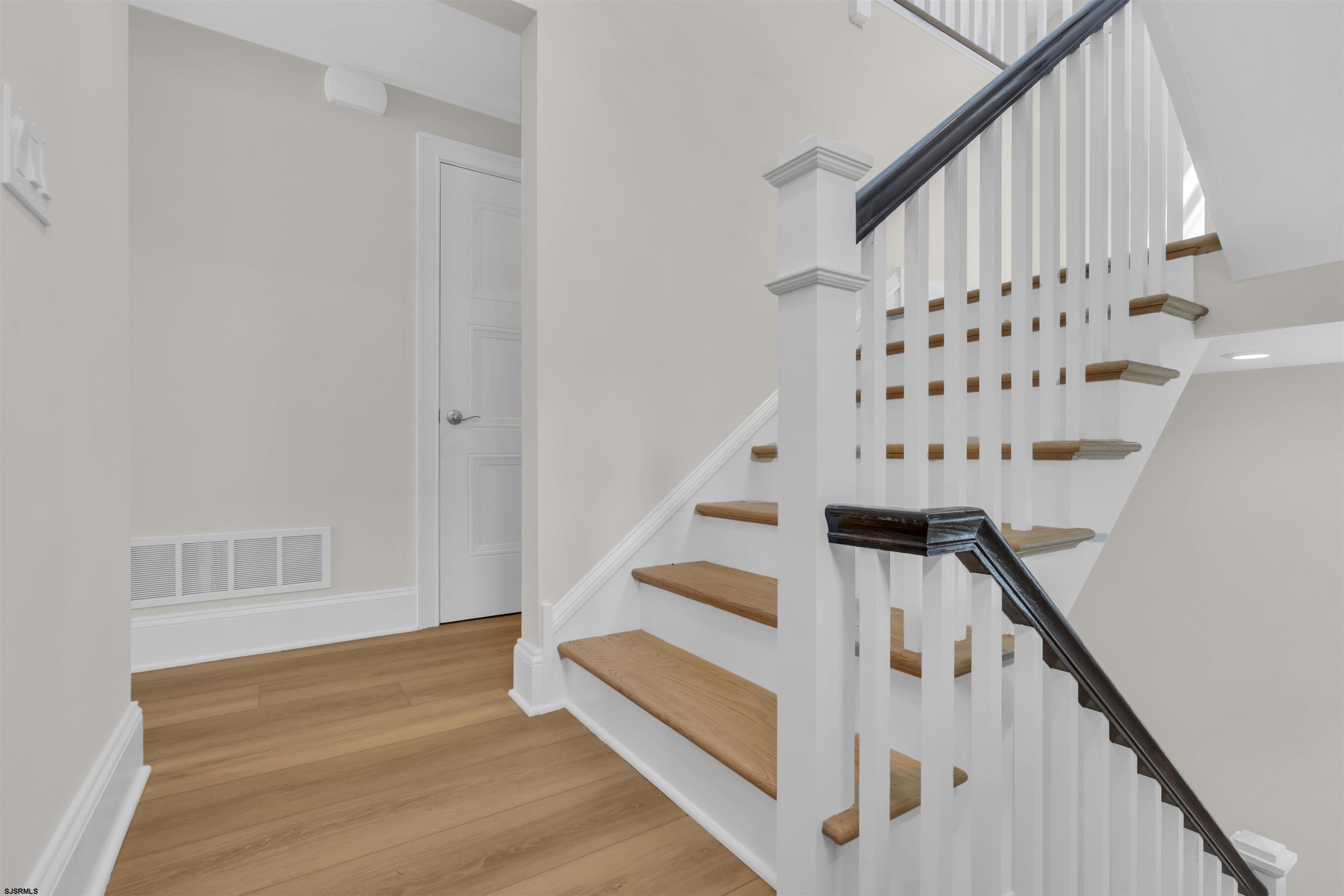 811 2nd Street Unit: 2