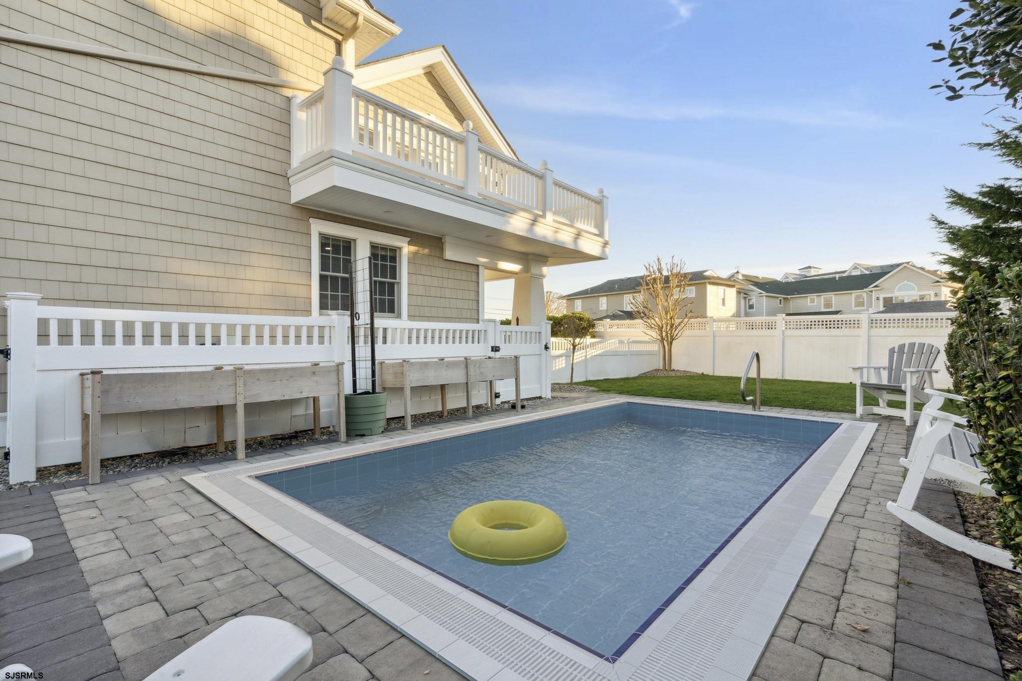 244 E Atlantic Blvd