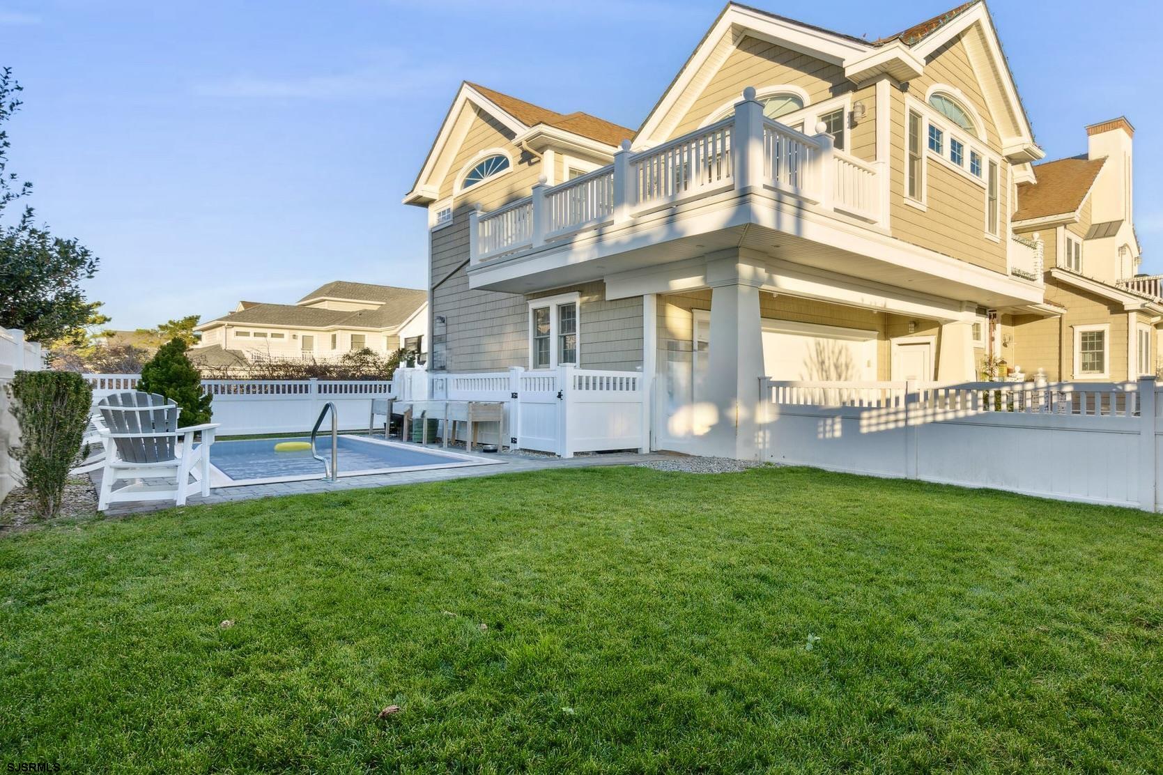 244 E Atlantic Blvd