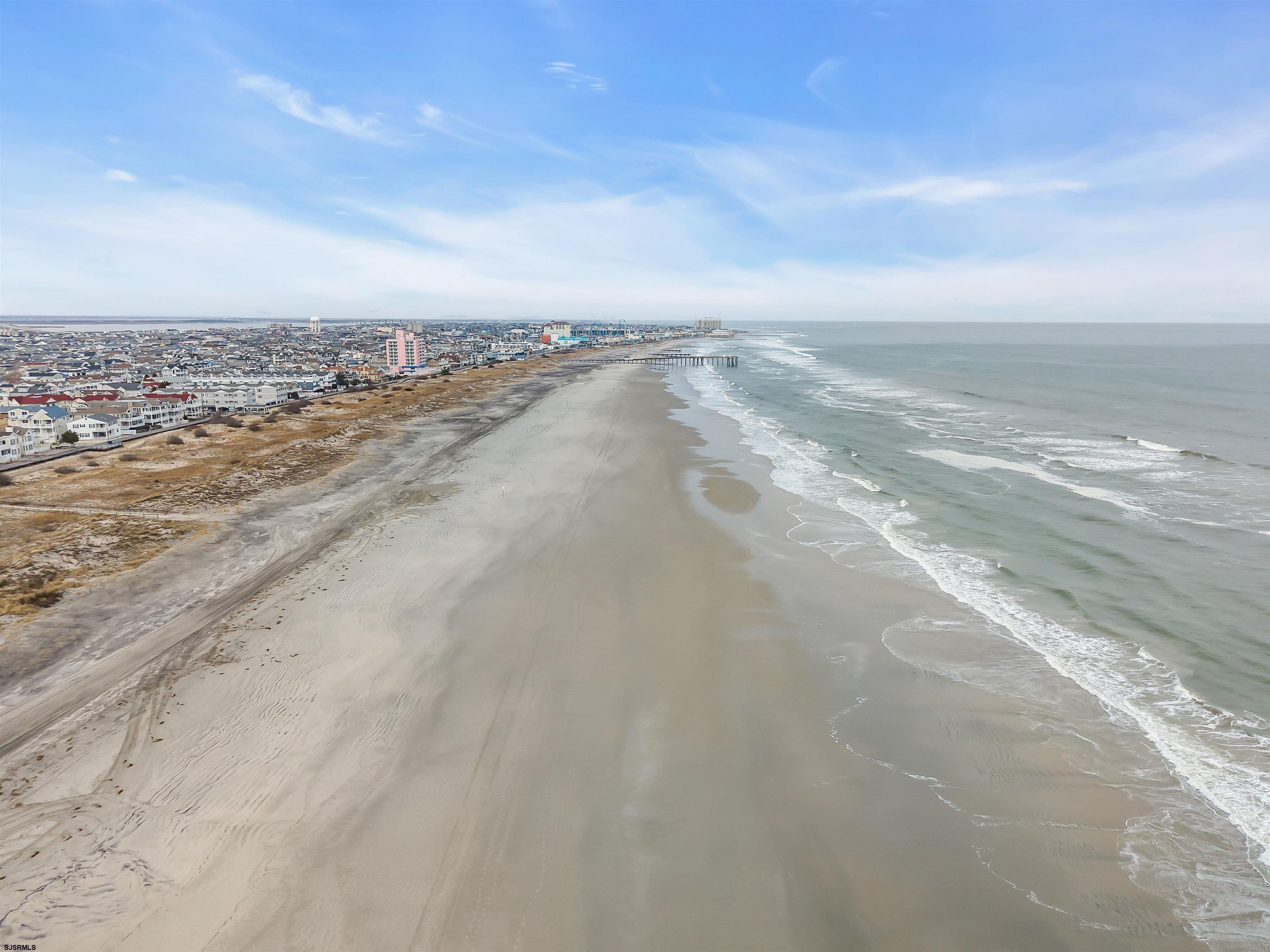 1915 Asbury Avenue Unit: 2