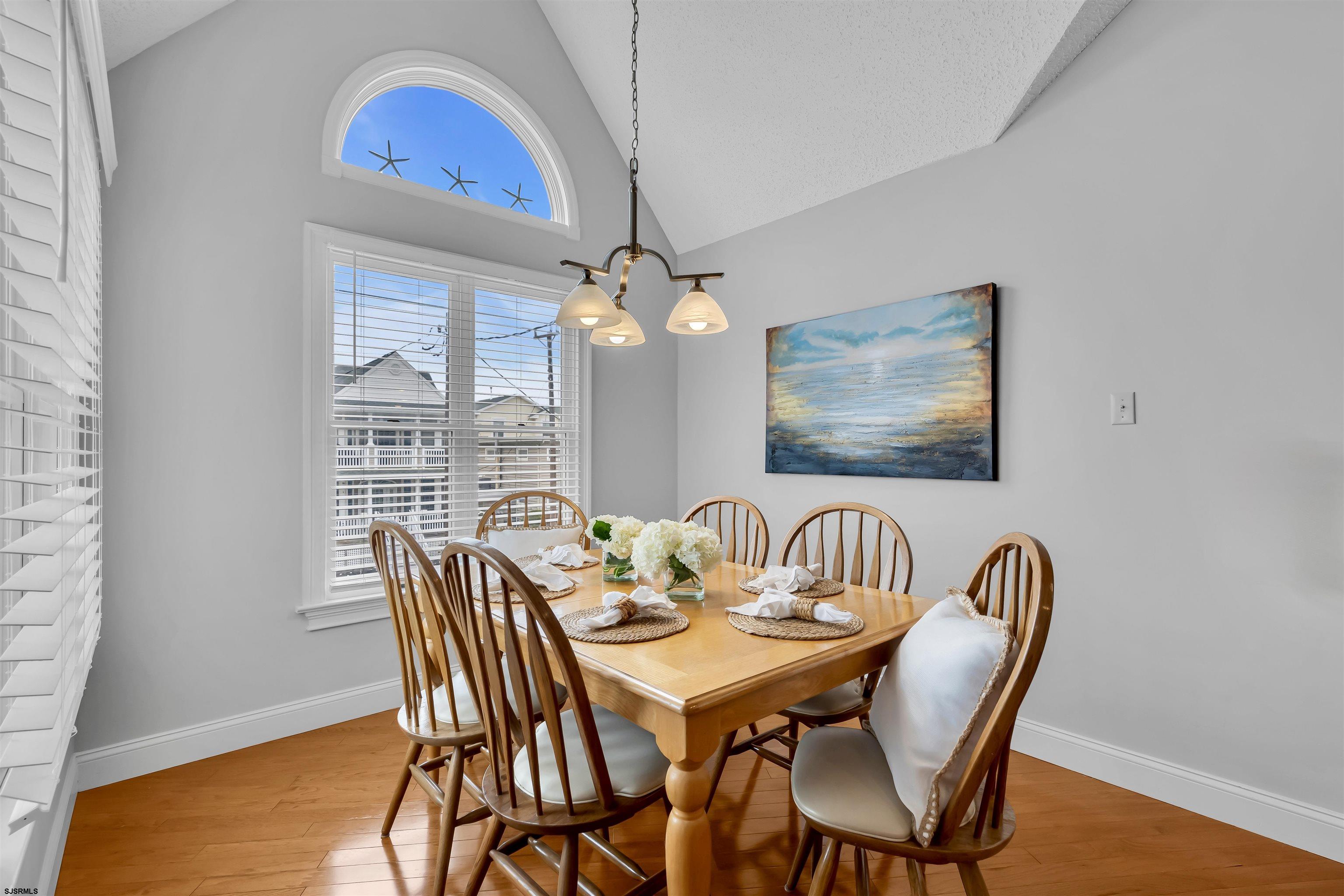 1915 Asbury Avenue Unit: 2