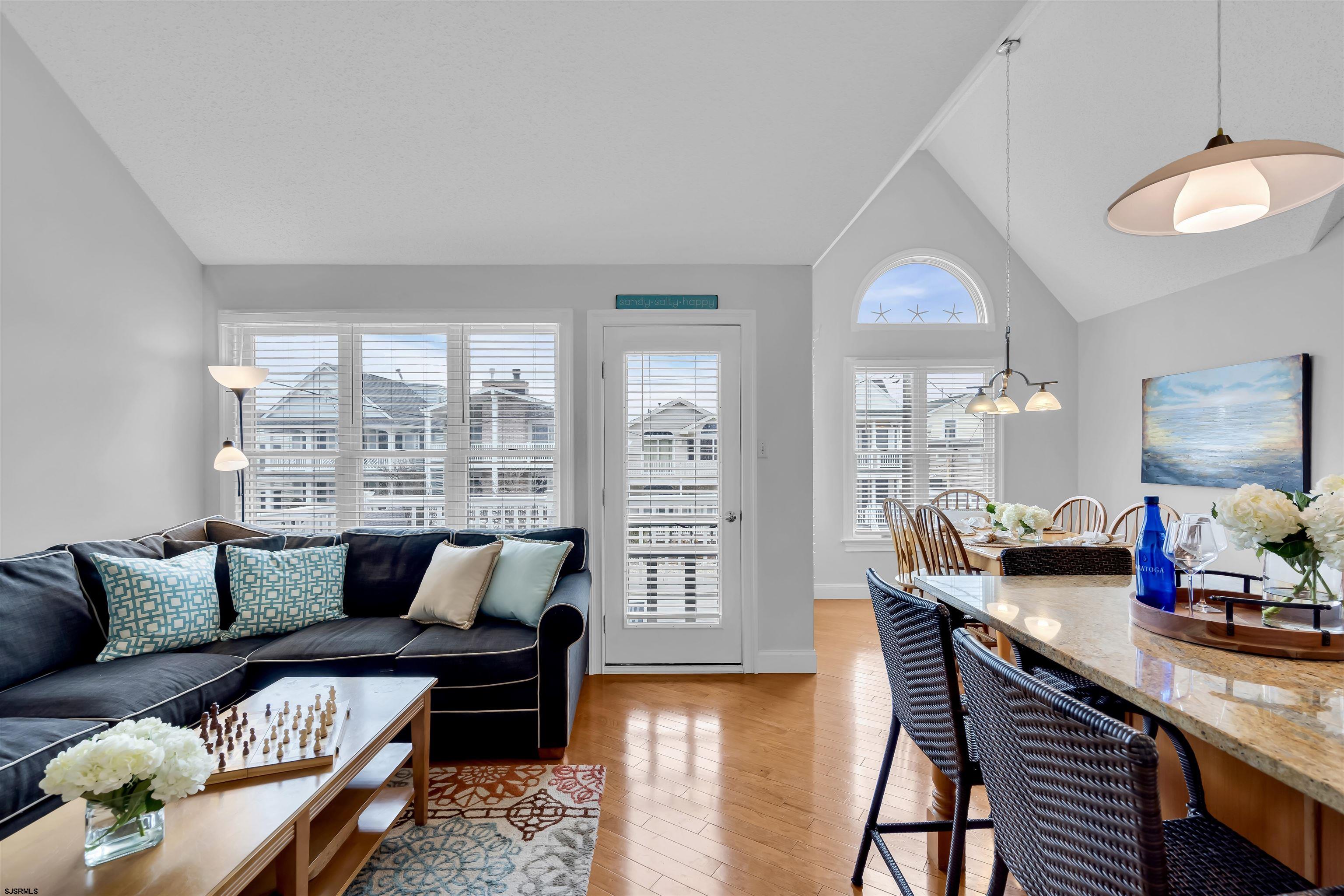 1915 Asbury Avenue Unit: 2