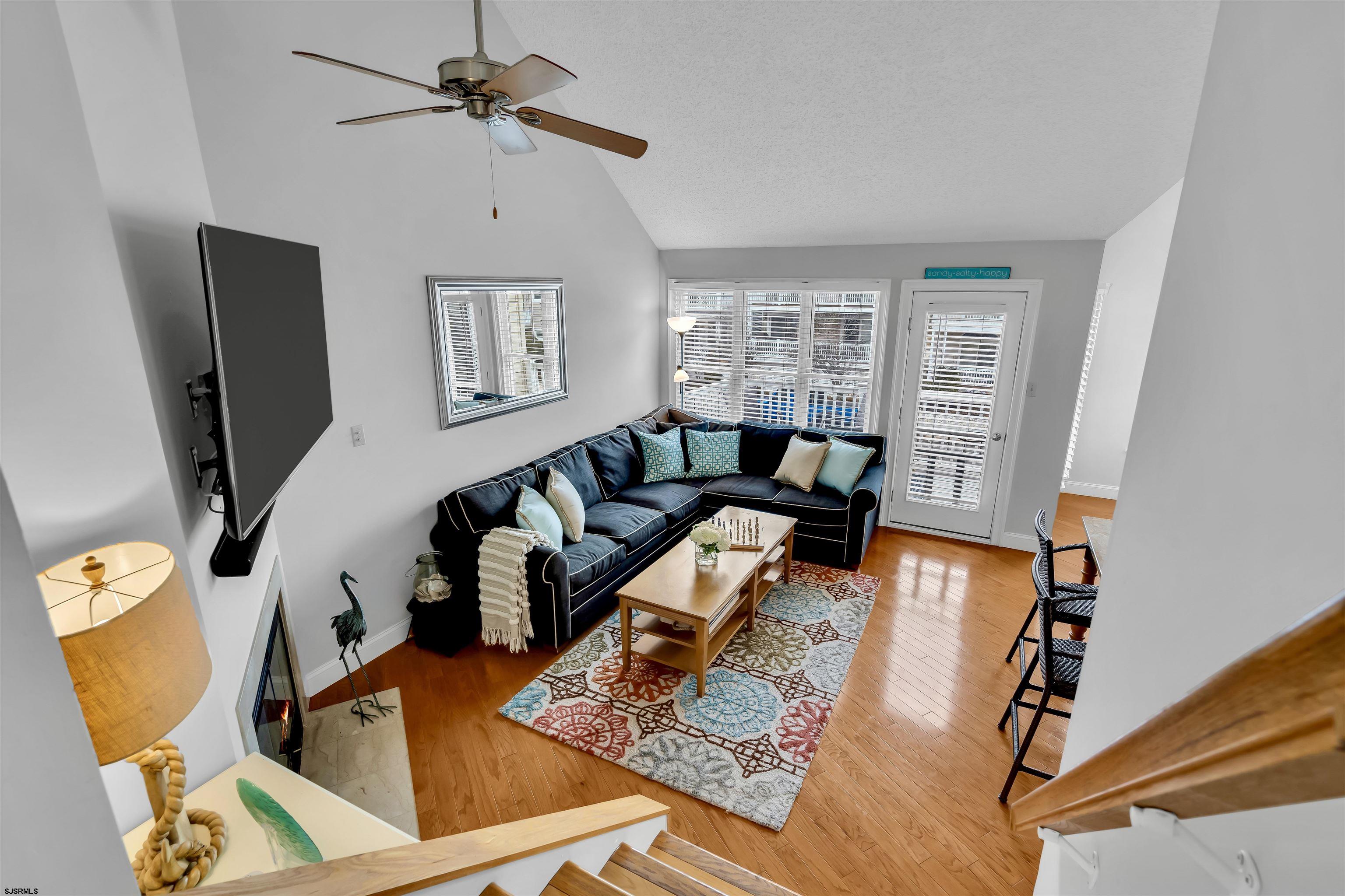 1915 Asbury Avenue Unit: 2