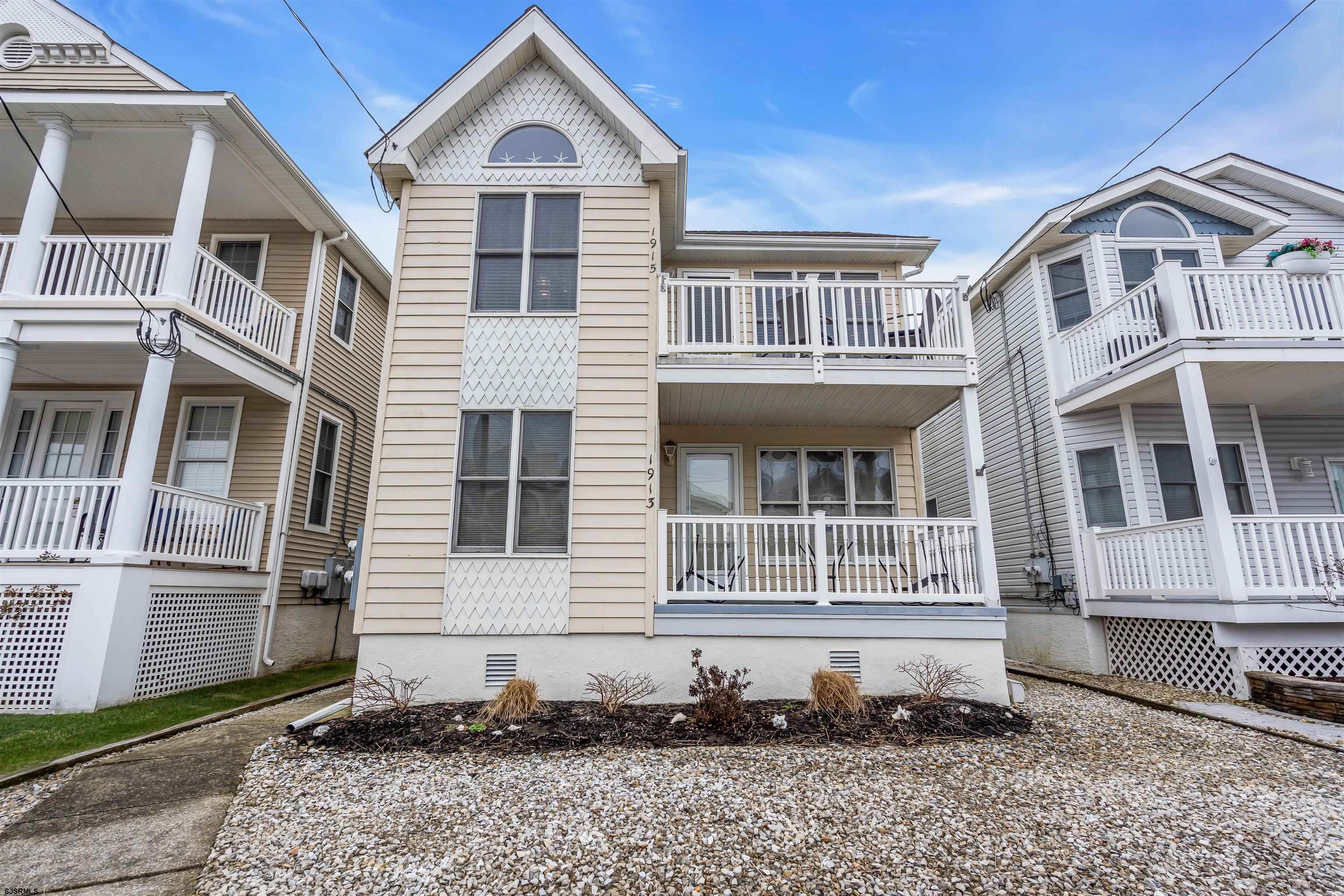 1915 Asbury Avenue Unit: 2