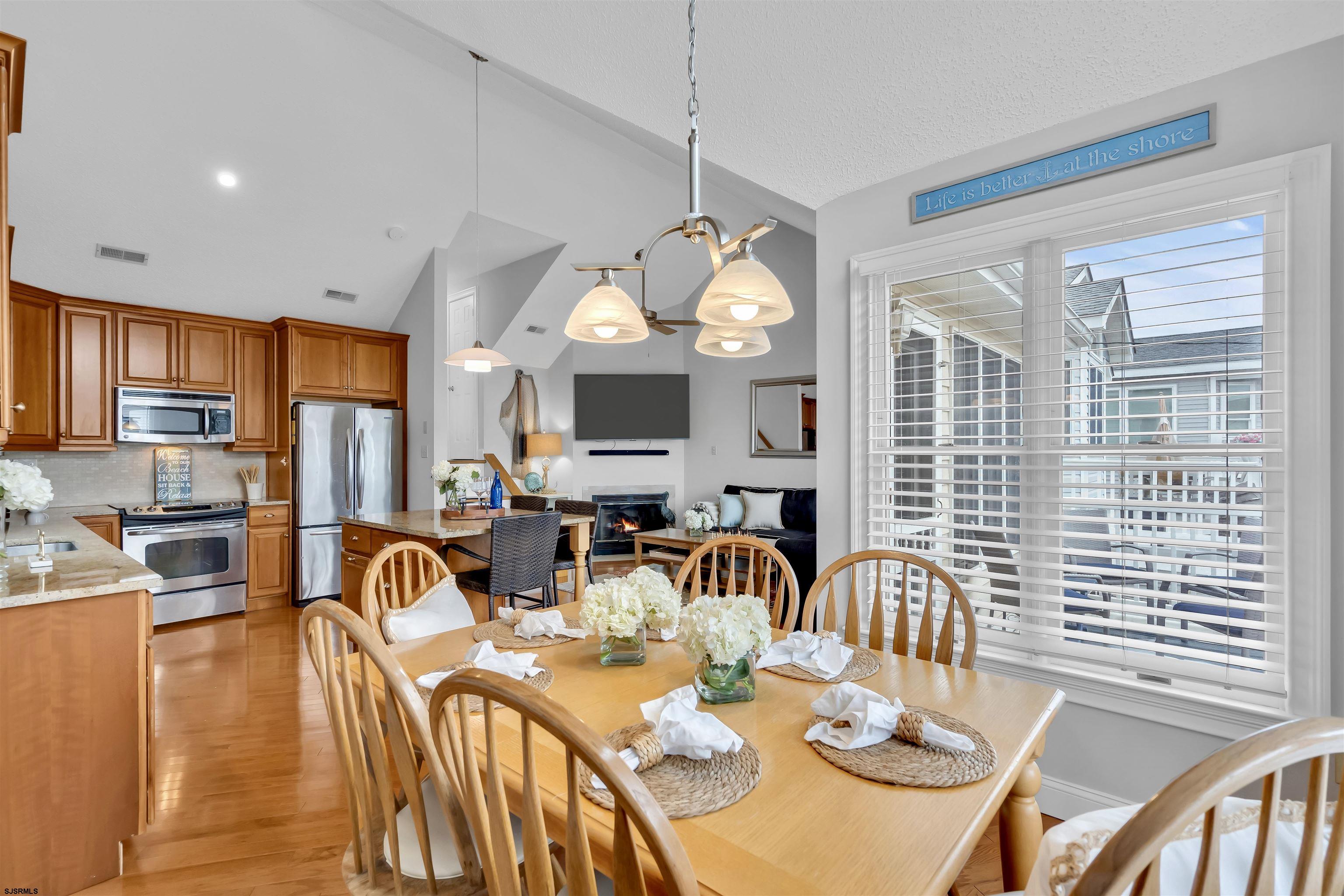 1915 Asbury Avenue Unit: 2