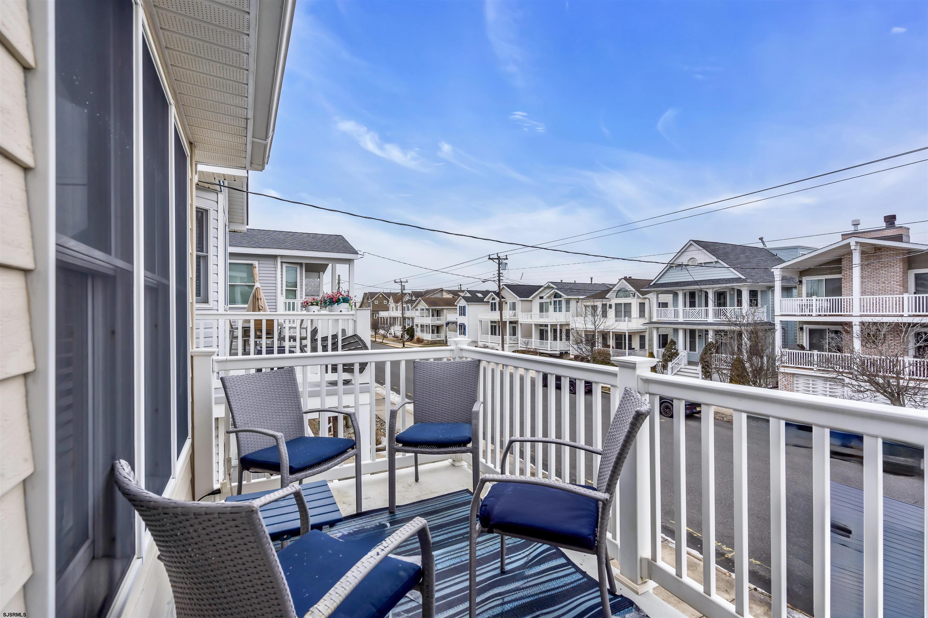 1915 Asbury Avenue Unit: 2