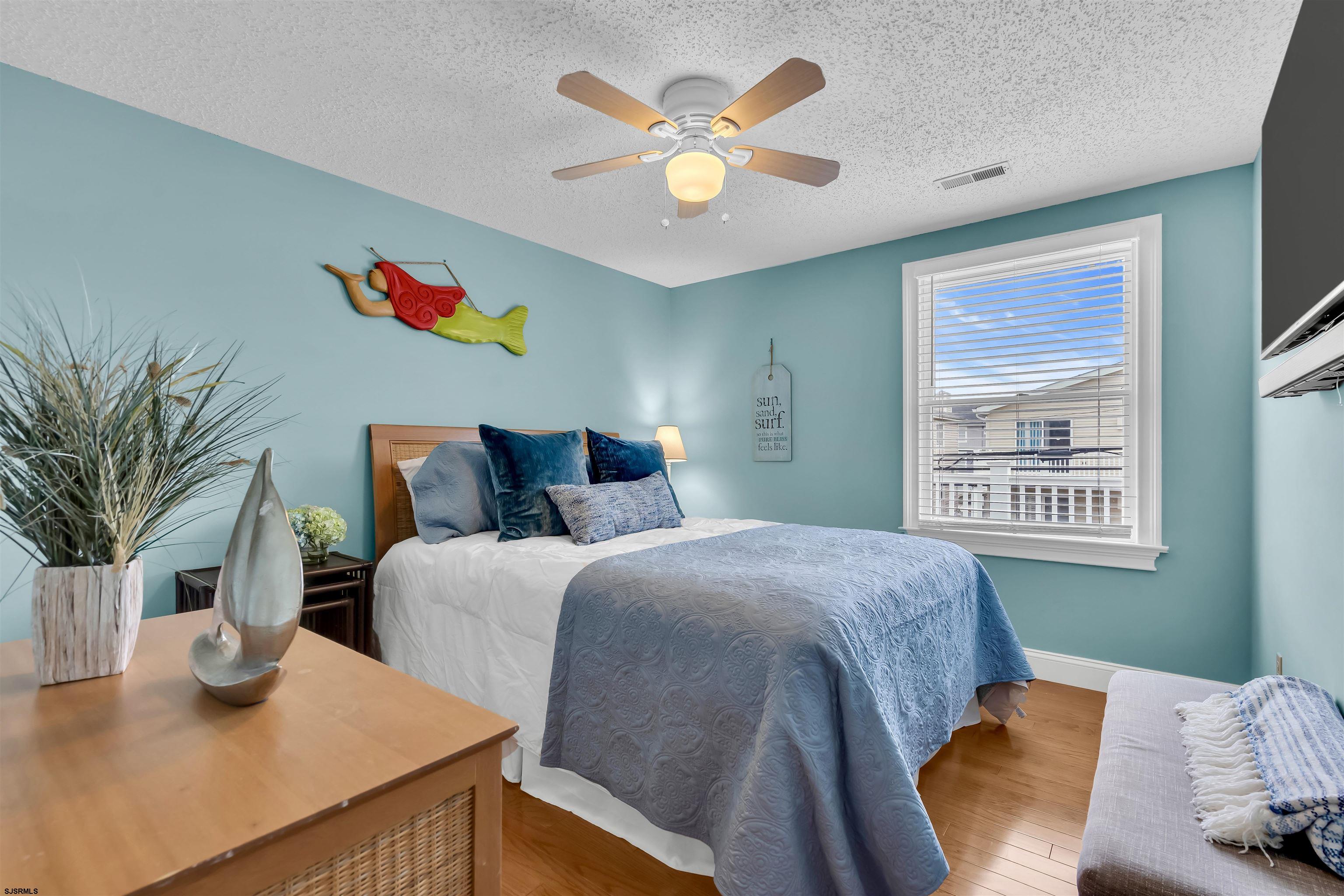 1915 Asbury Avenue Unit: 2