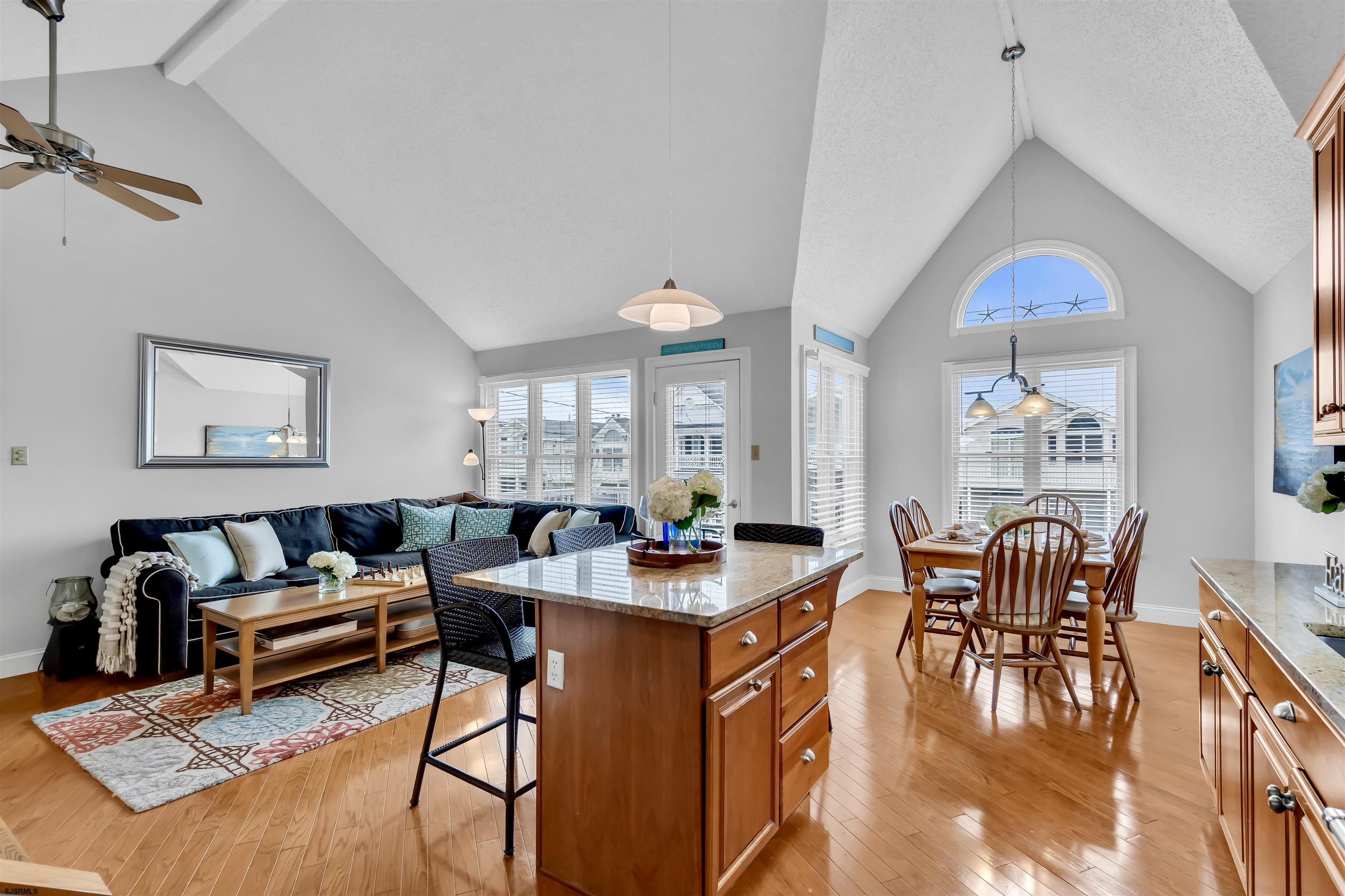 1915 Asbury Avenue Unit: 2