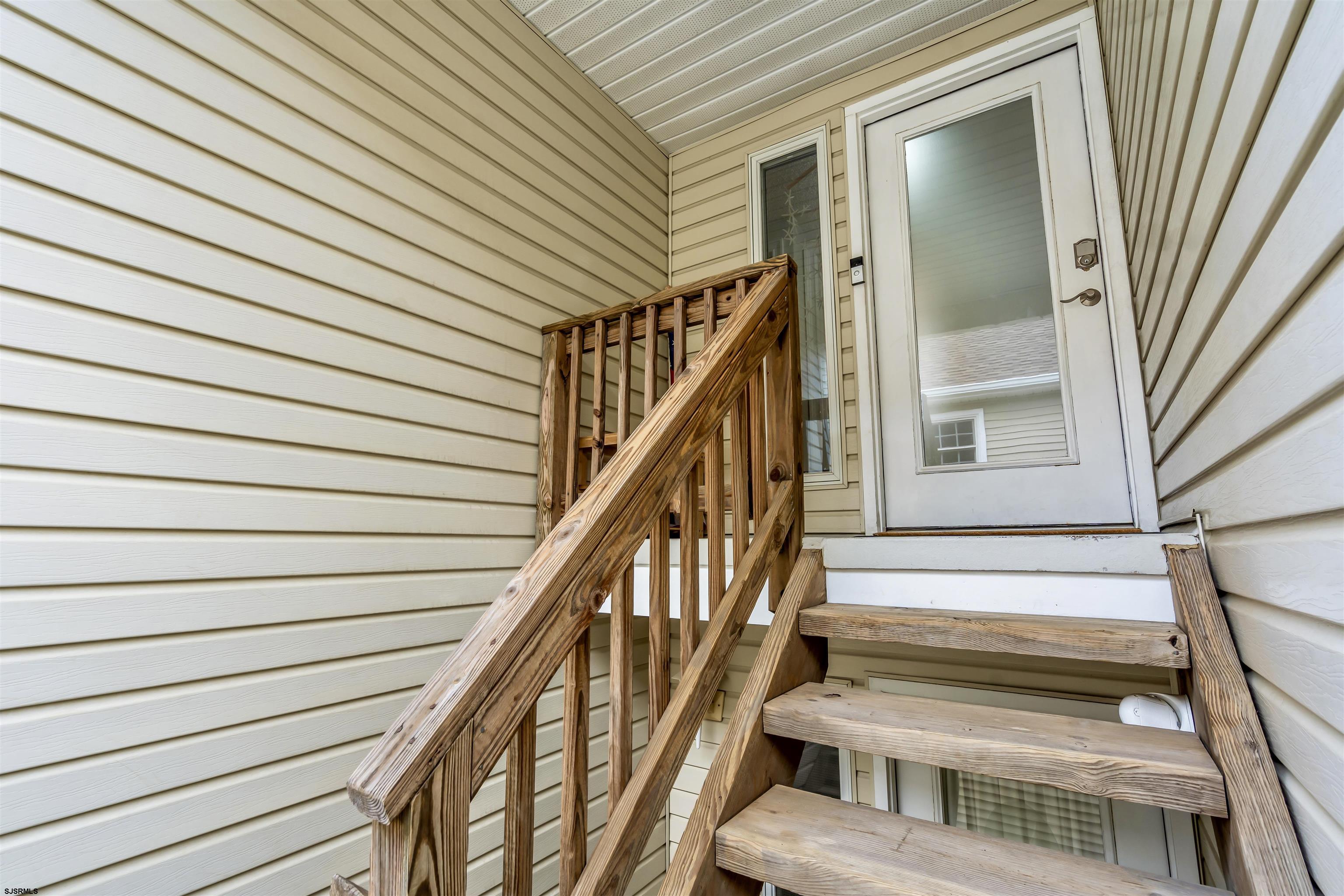 1915 Asbury Avenue Unit: 2