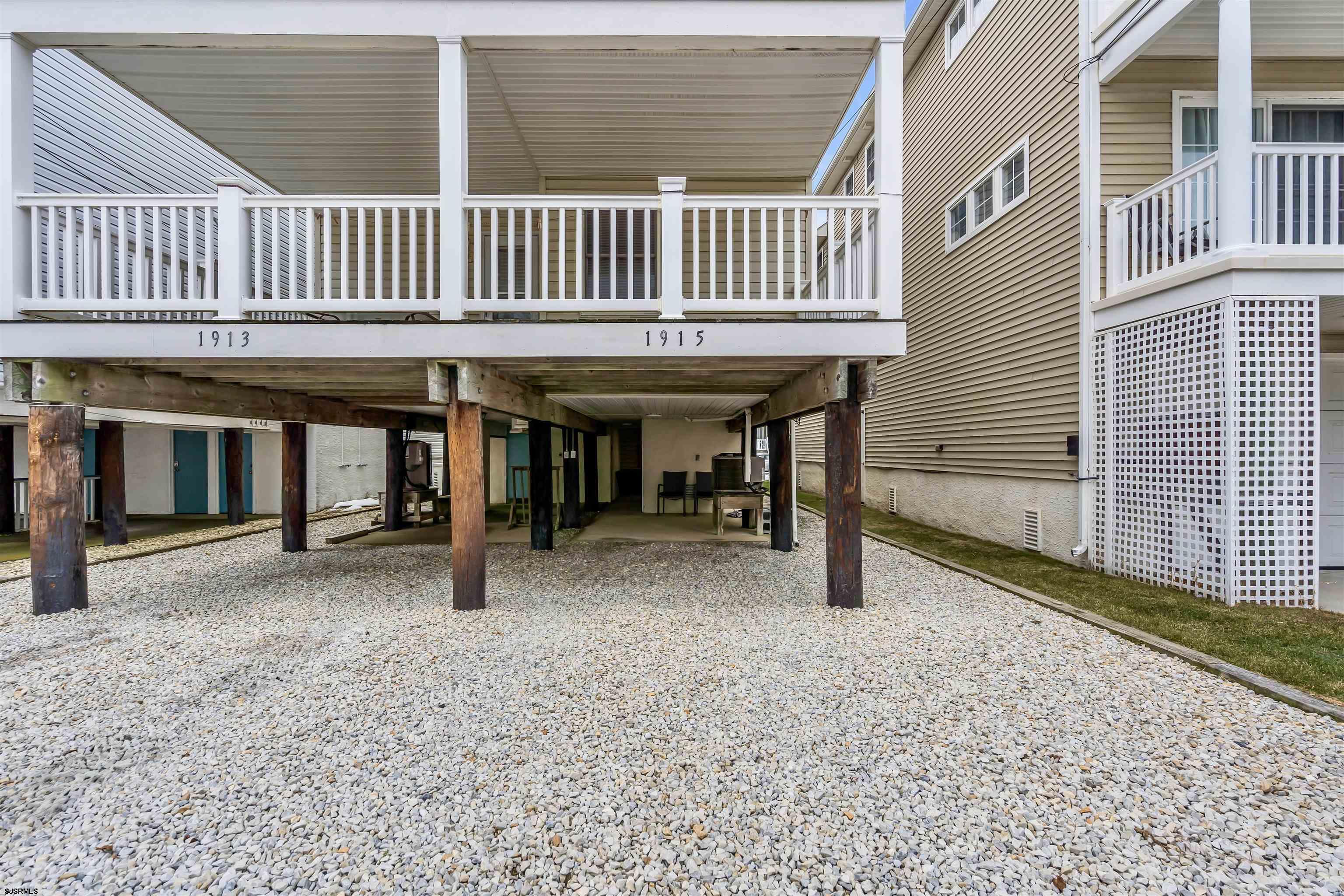 1915 Asbury Avenue Unit: 2