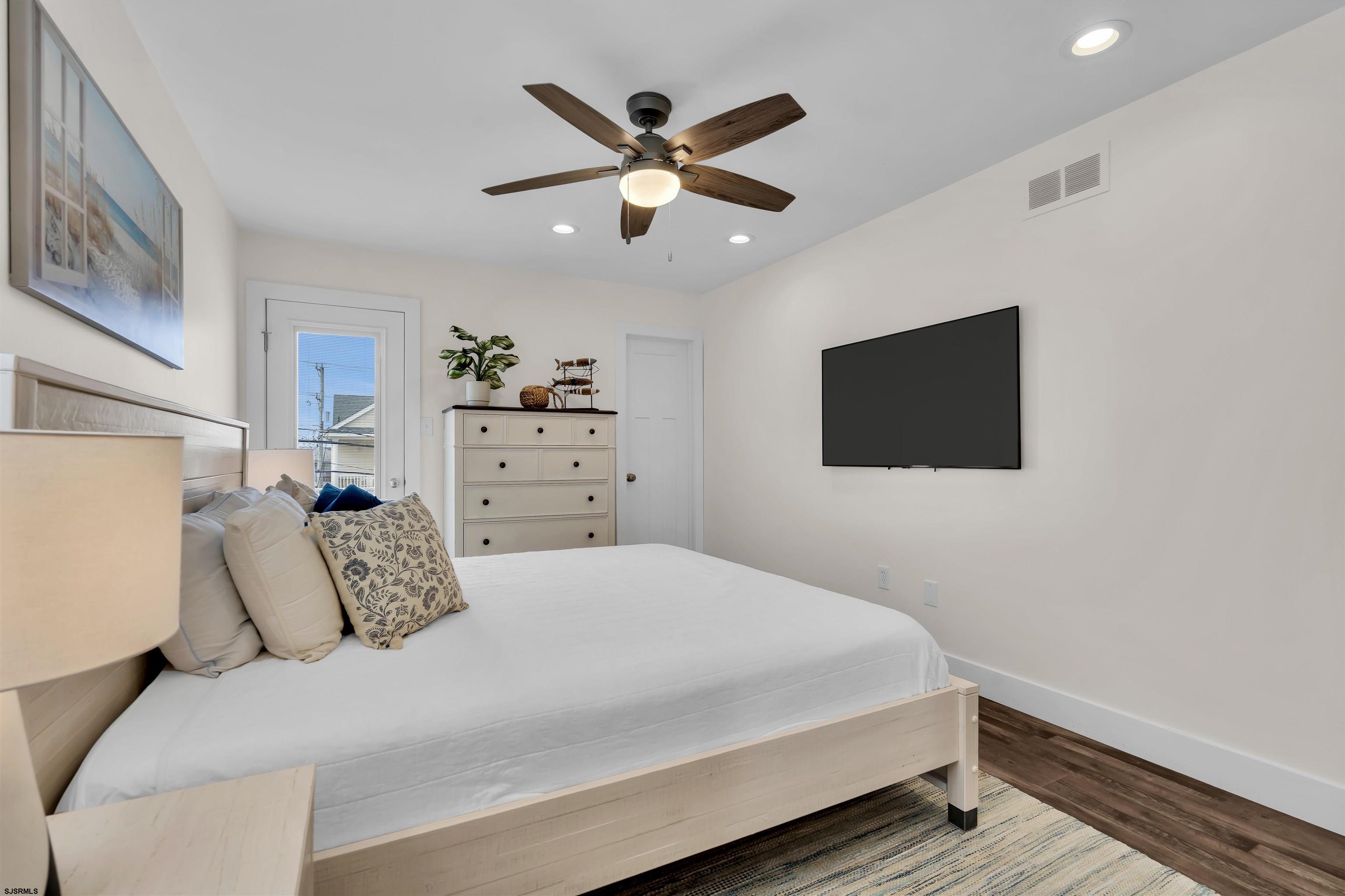 2206 Asbury Avenue Unit: 2