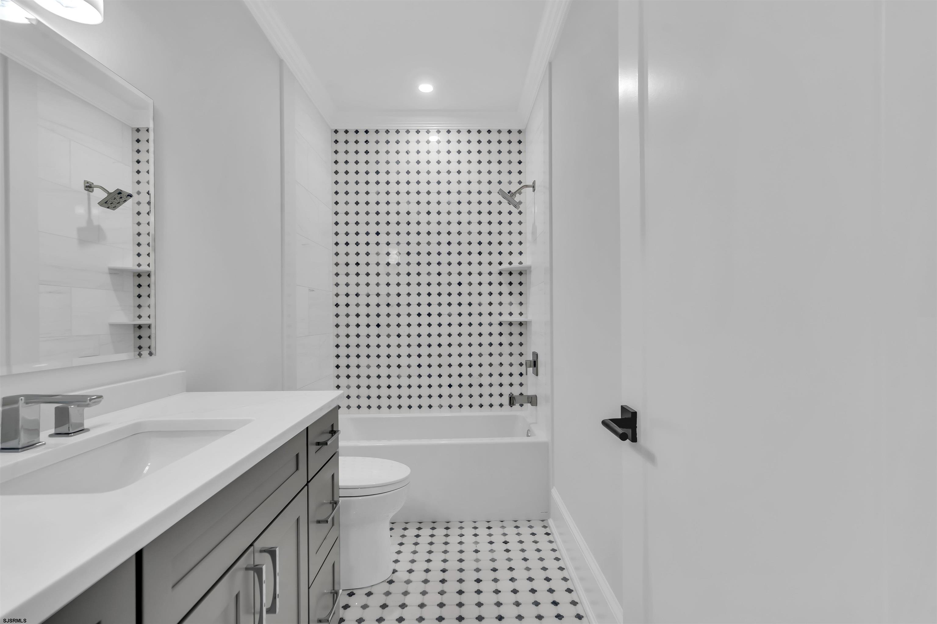5129 West Avenue Unit: 1