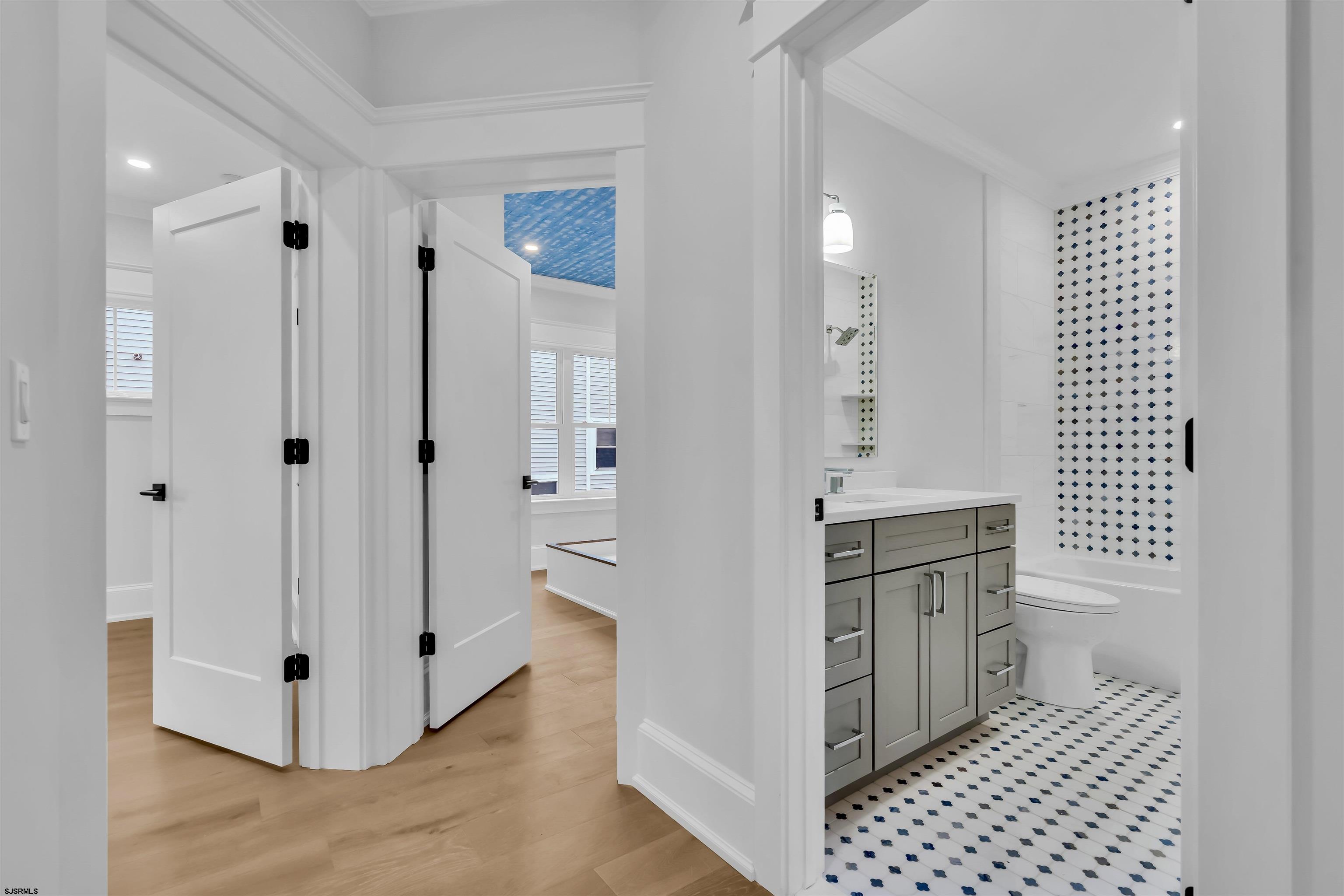 5129 West Avenue Unit: 1