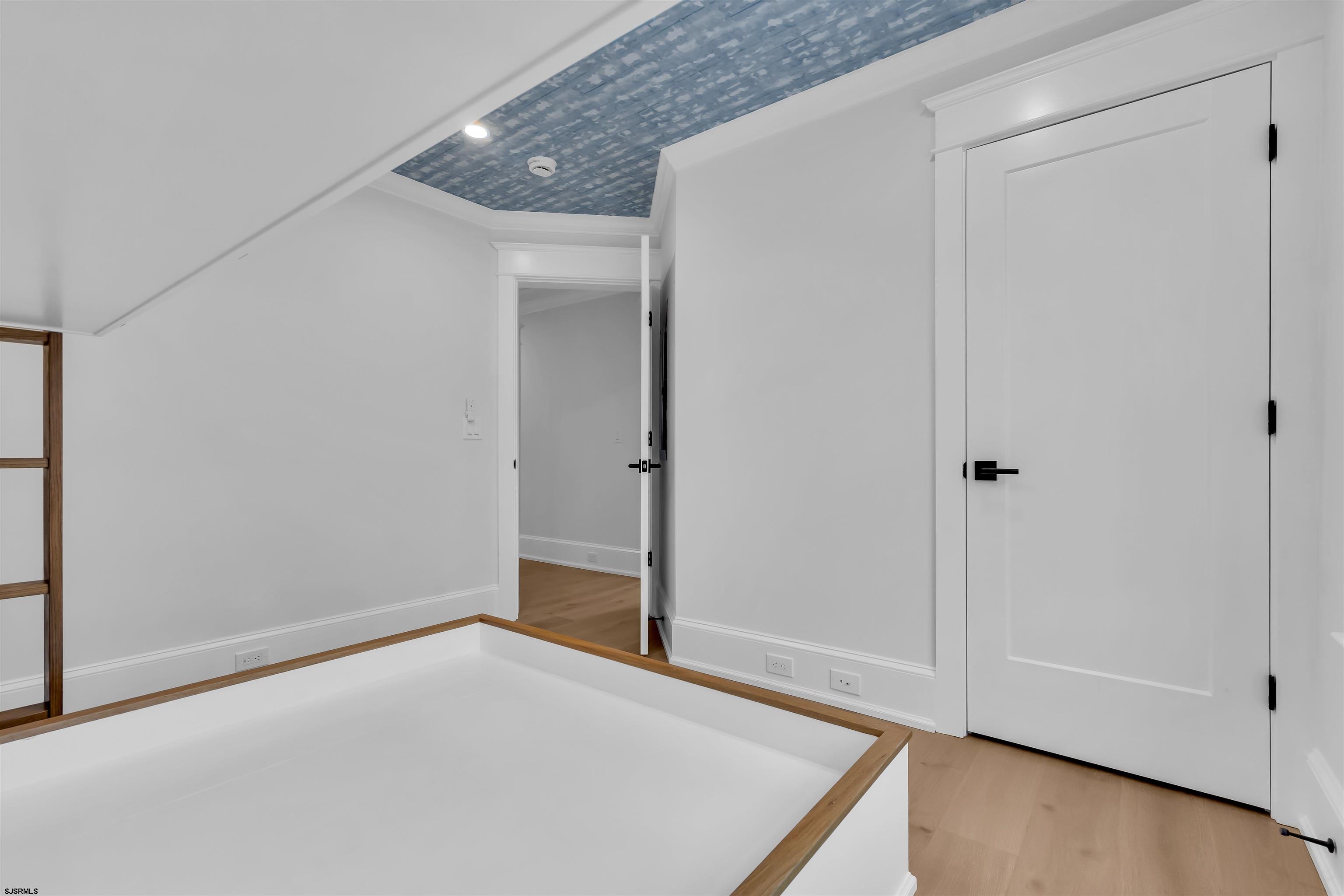 5131 West Avenue Unit: 2
