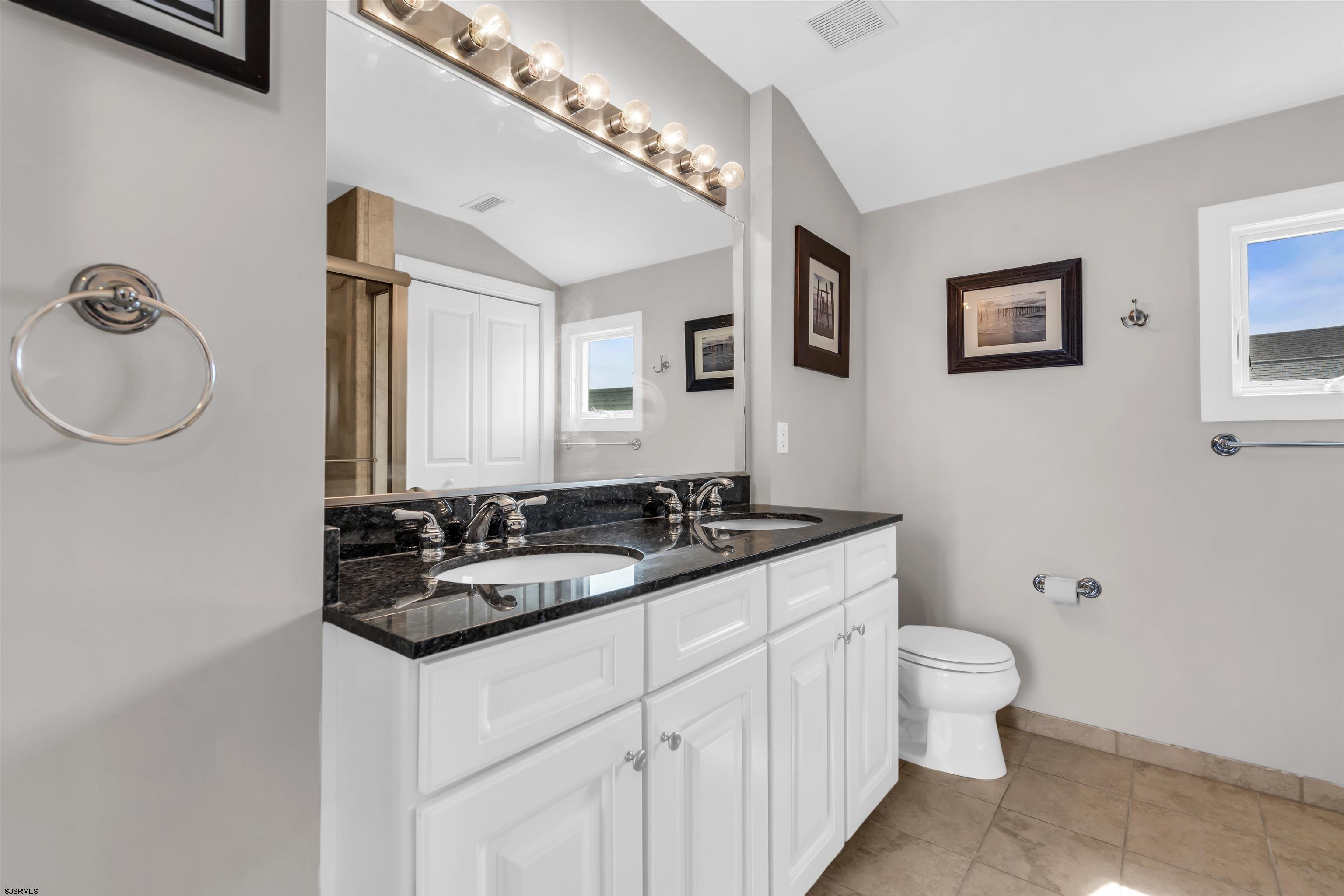 873 4th Unit: 2nd fl
