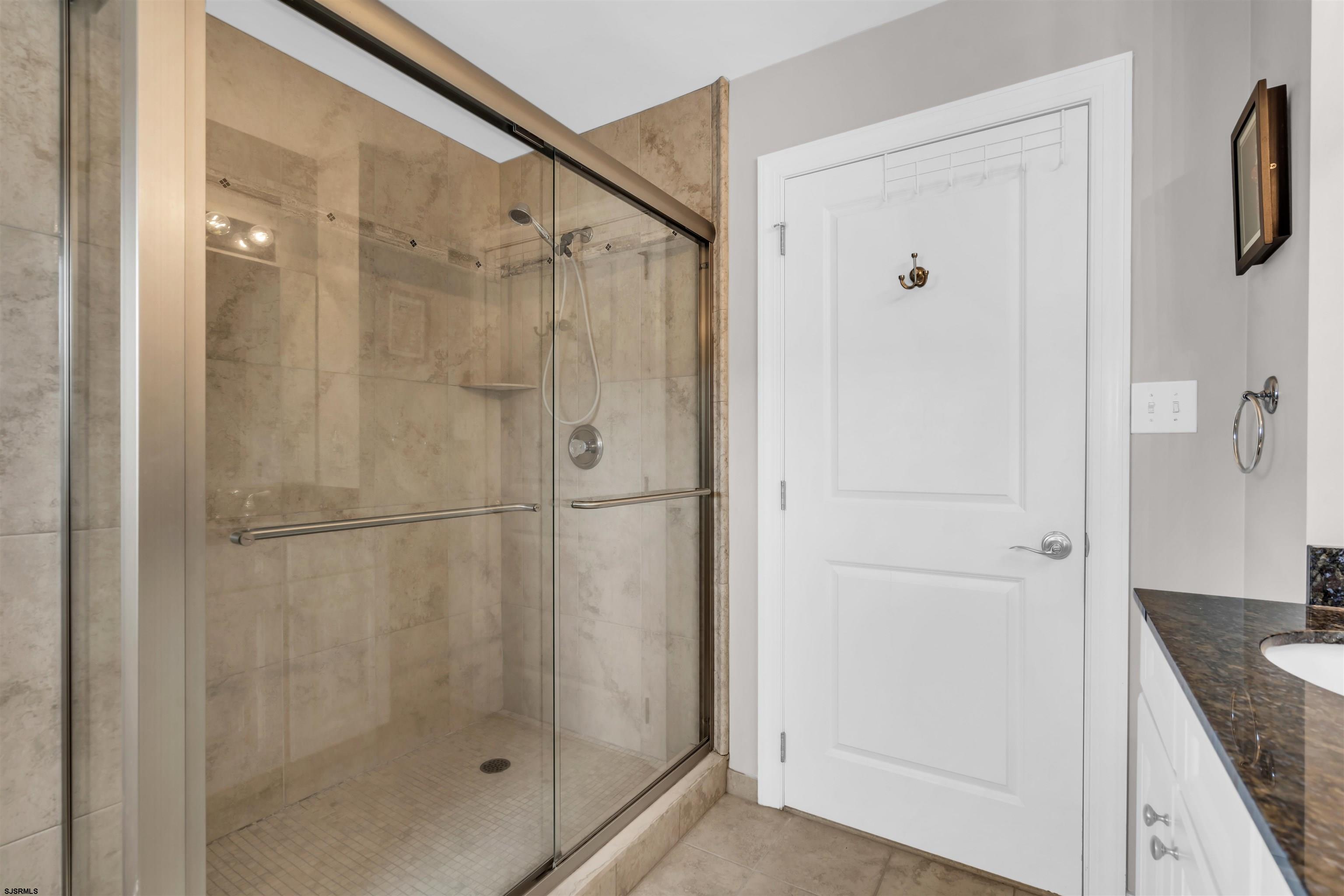 873 4th Unit: 2nd fl