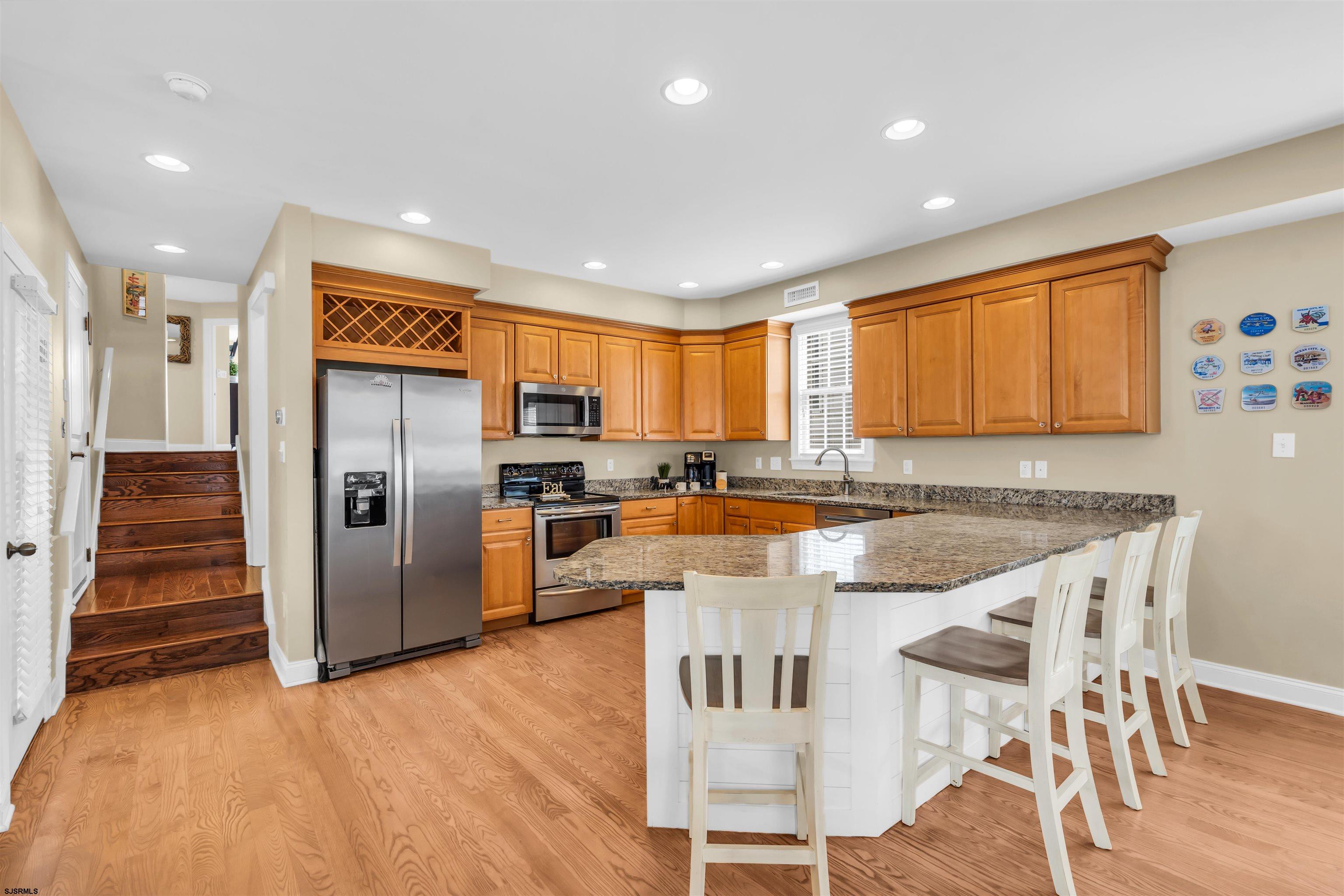 873 4th Unit: 2nd fl