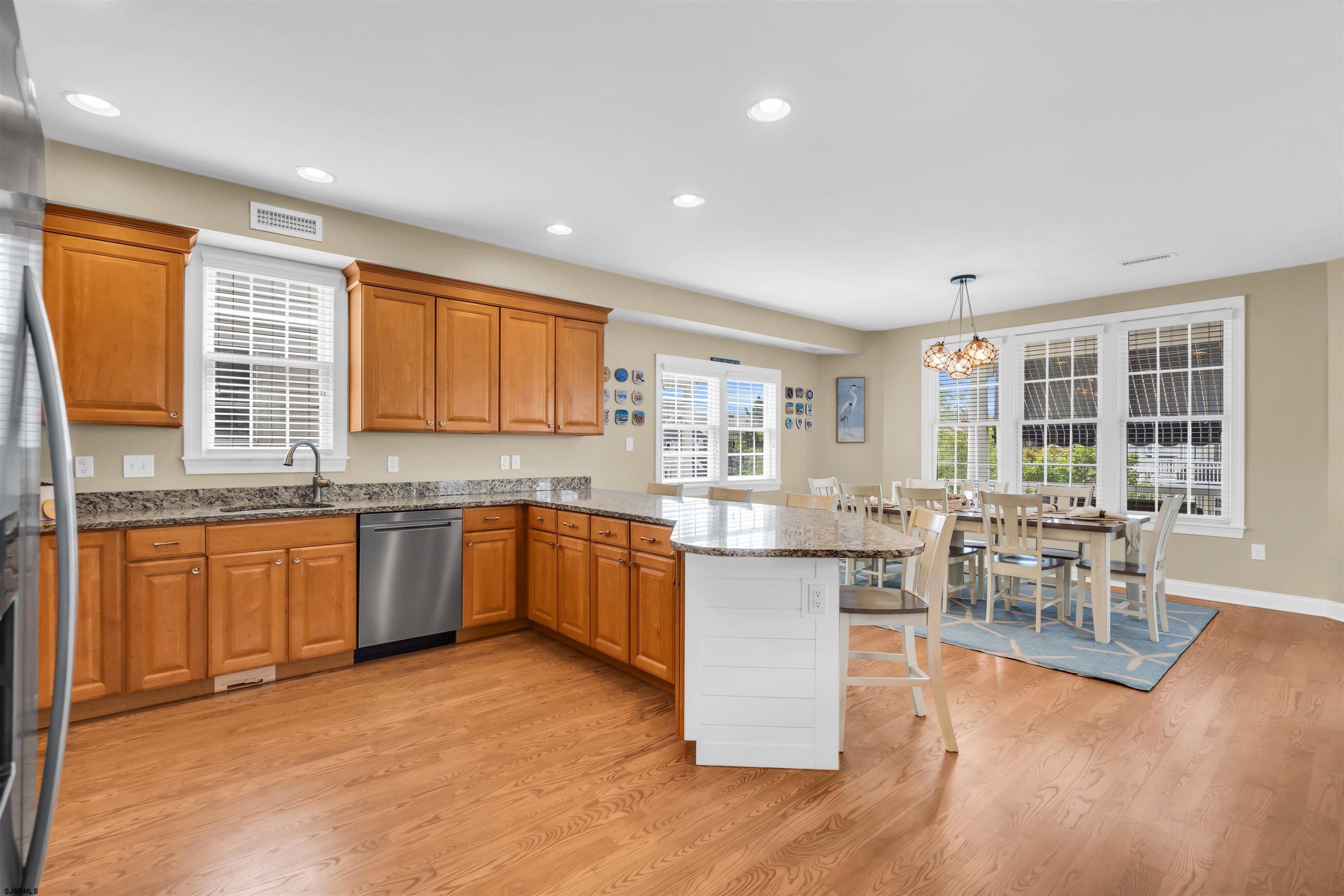 873 4th Unit: 2nd fl