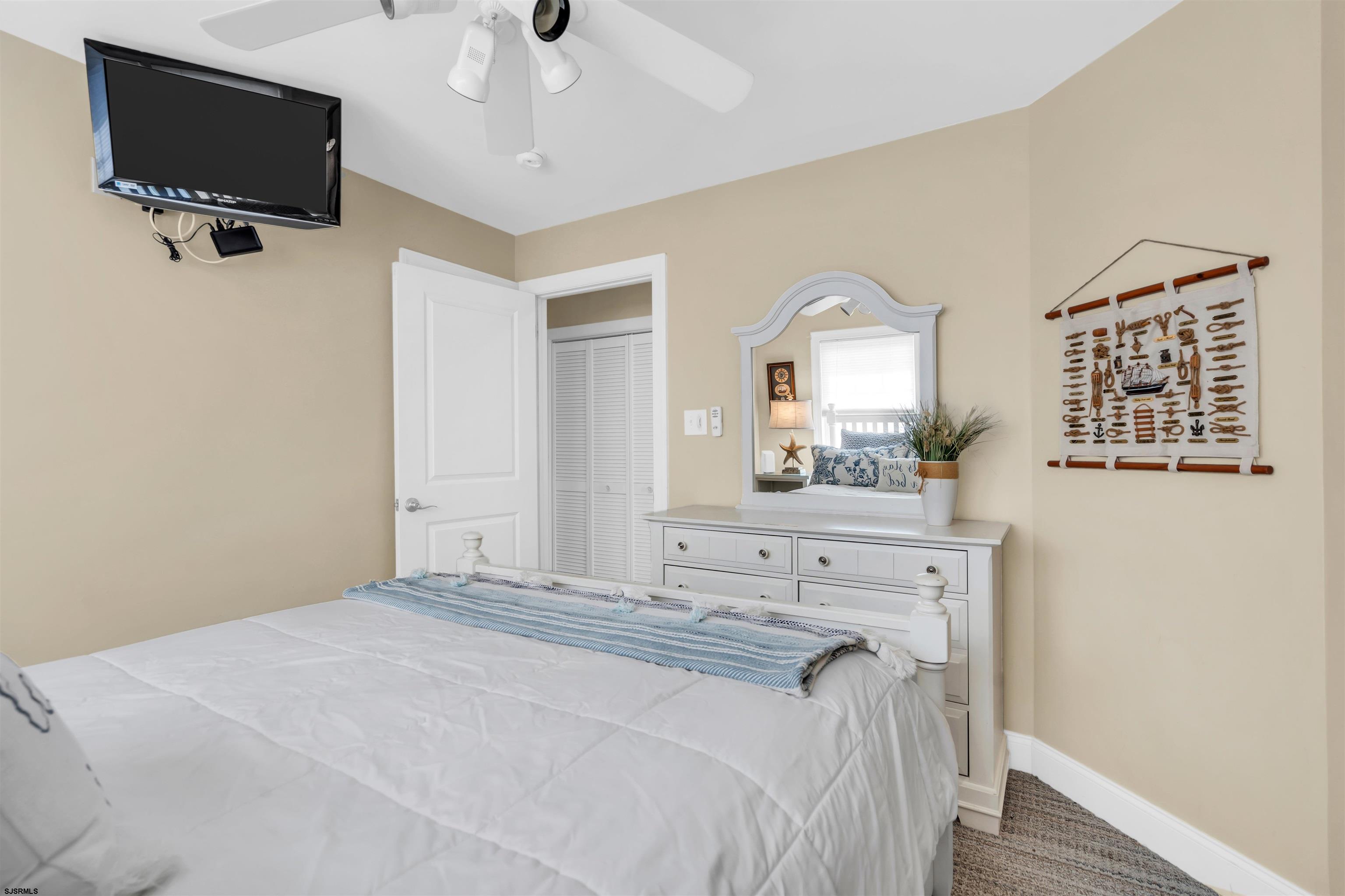 873 4th Unit: 2nd fl