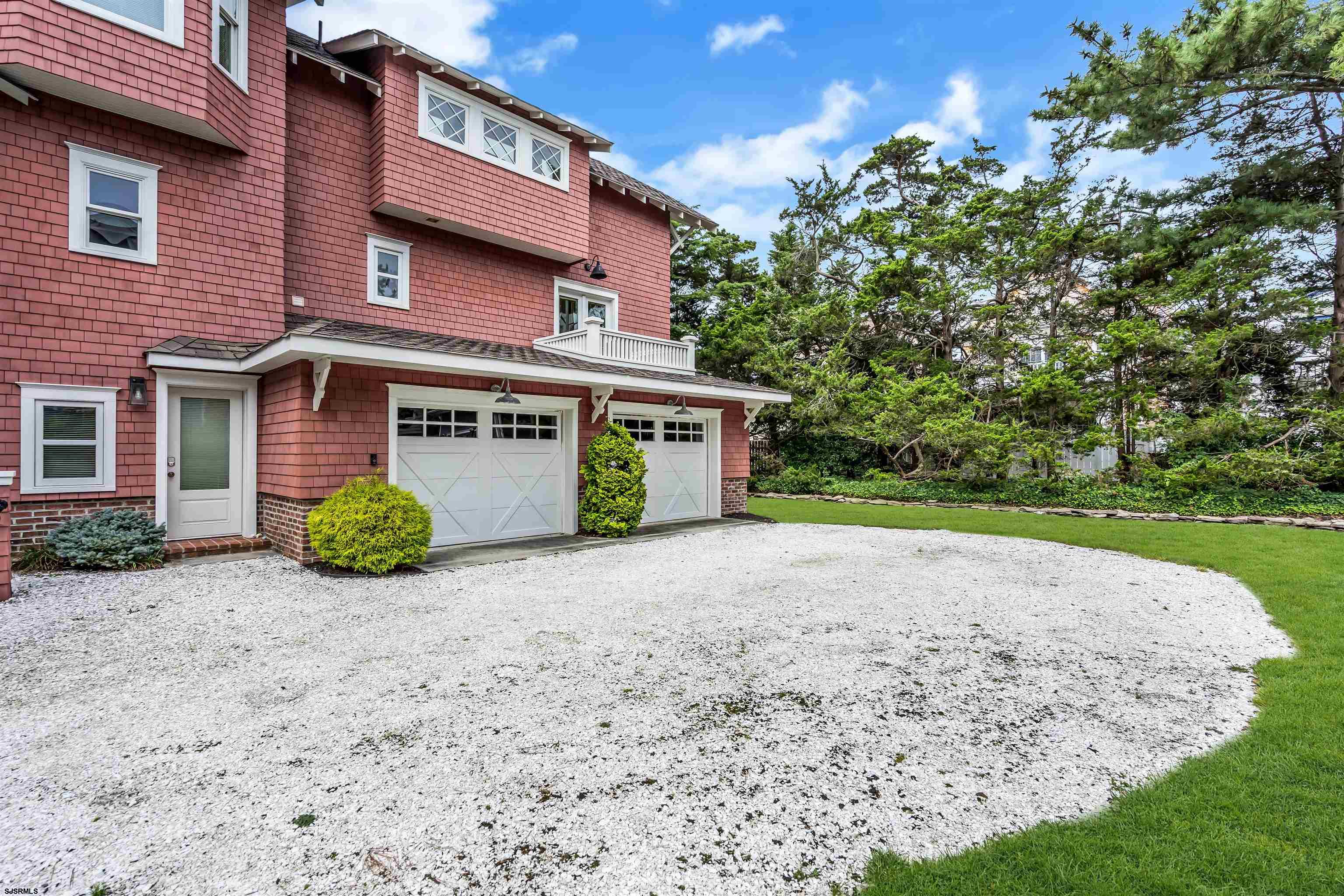 154 E Atlantic Blvd