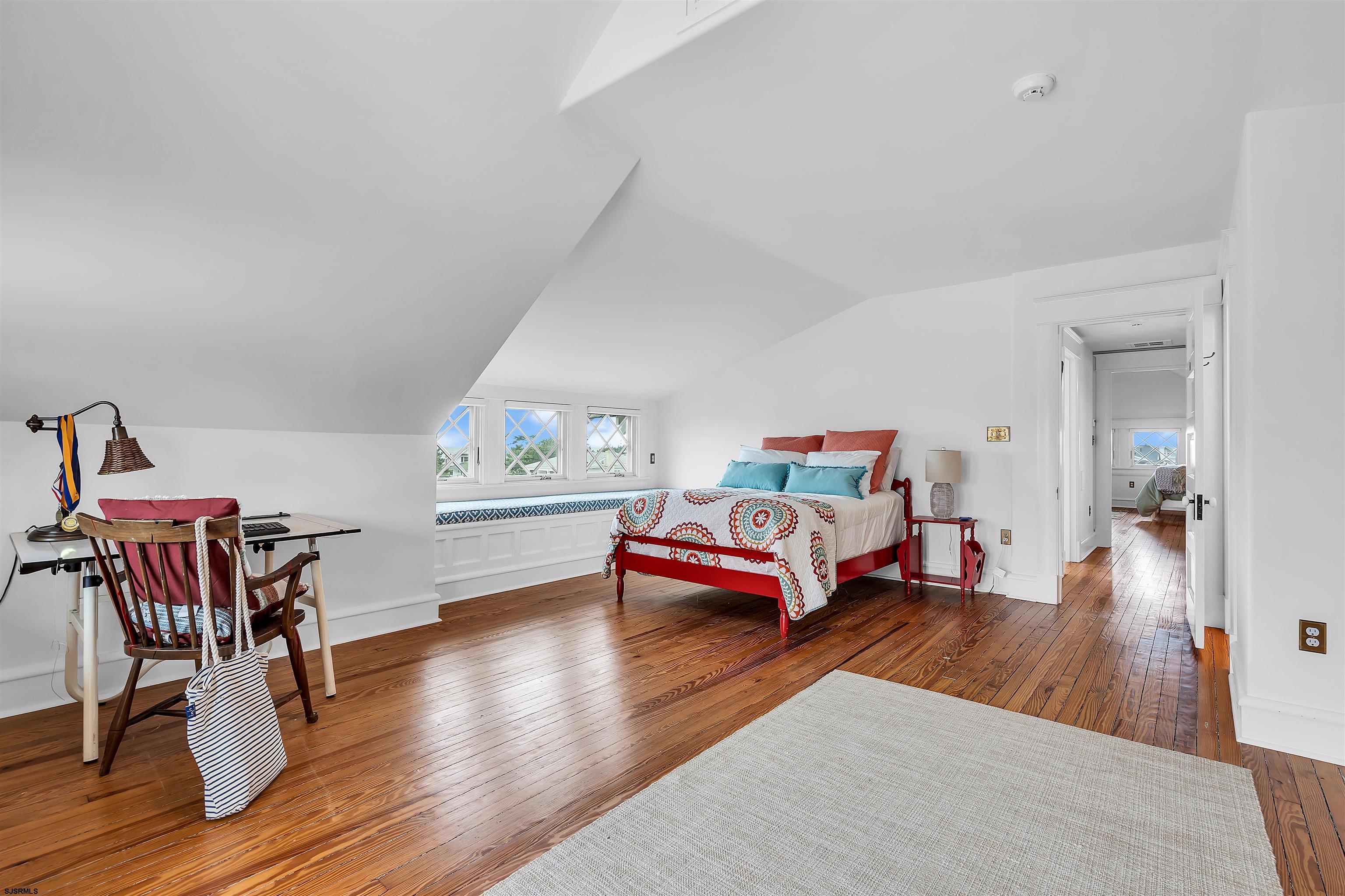 154 E Atlantic Blvd