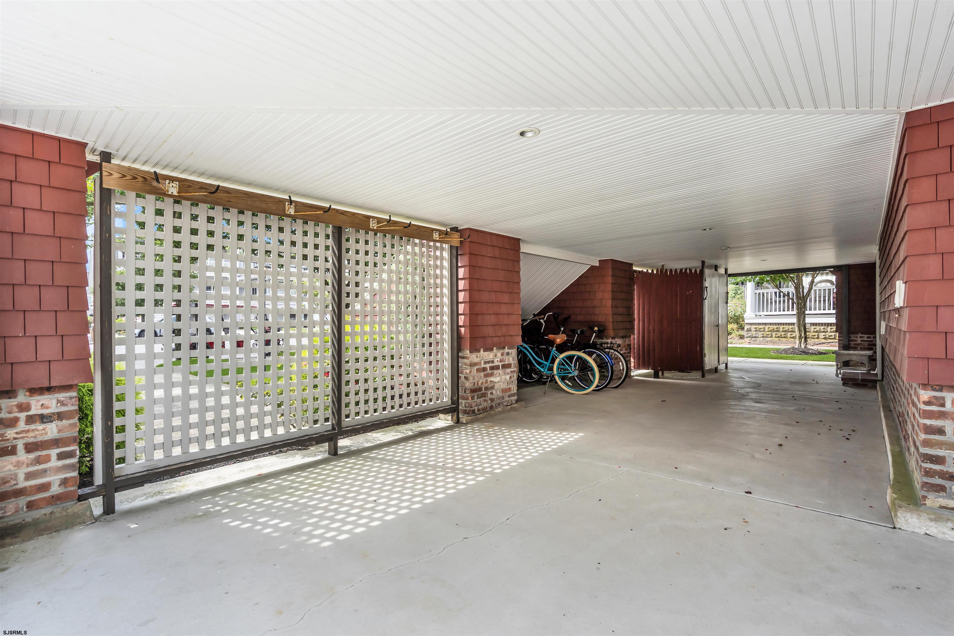 154 E Atlantic Blvd