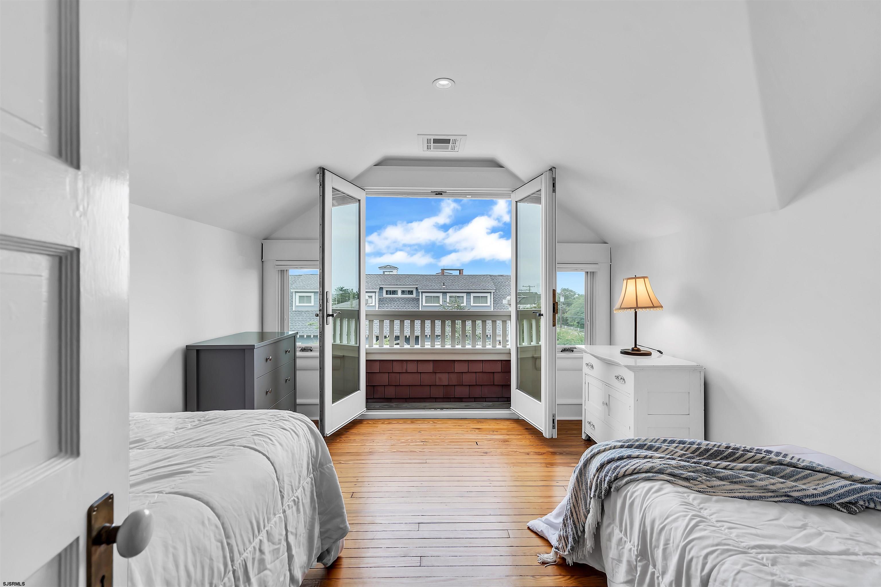 154 E Atlantic Blvd