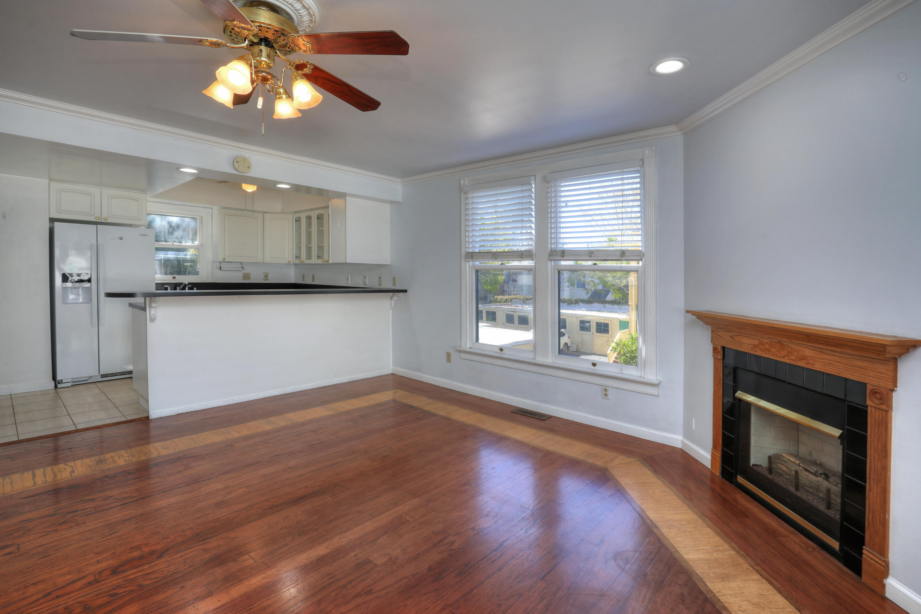 1513 De La Vina Street, B