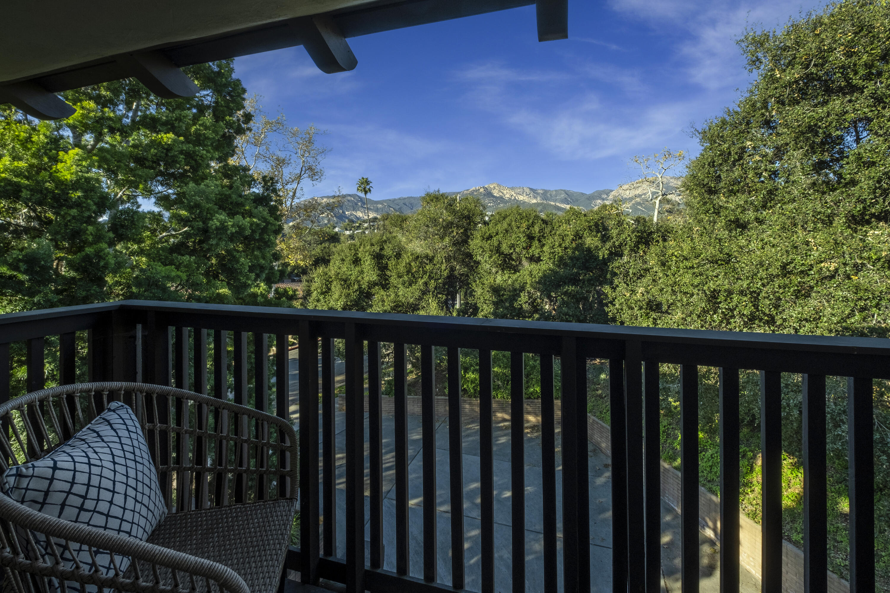 2727 Miradero Drive, 304