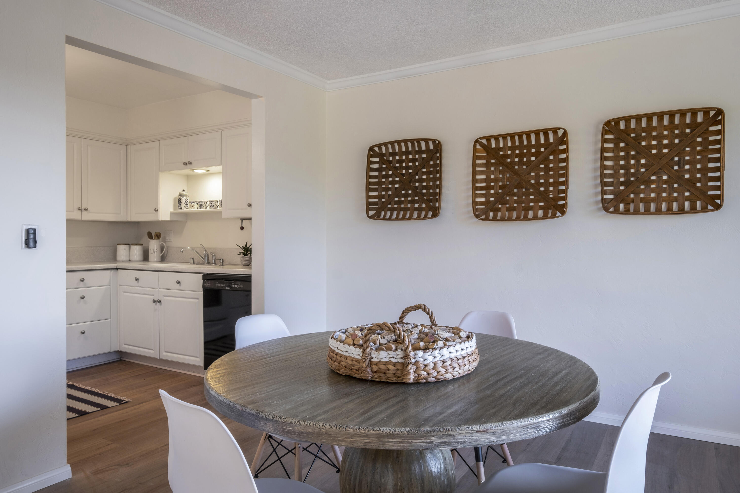 2727 Miradero Drive, 304
