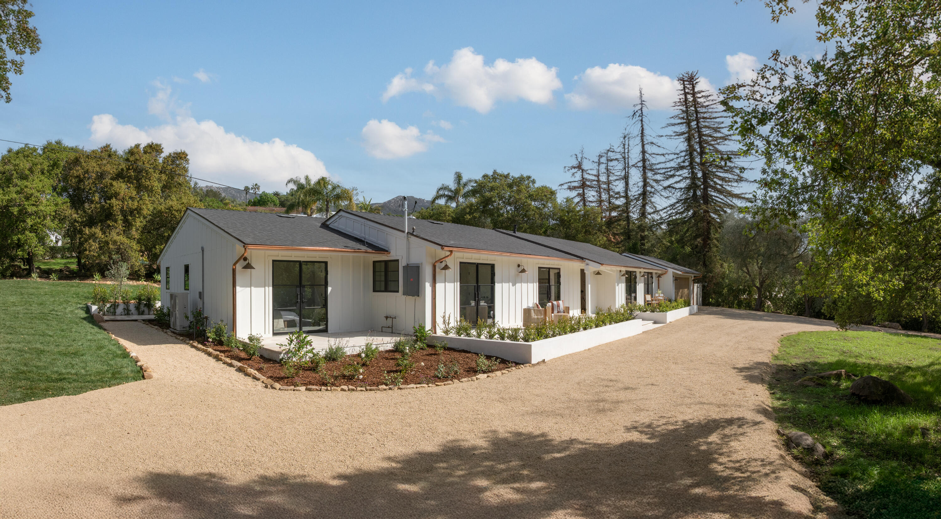 2160 Foothill Lane