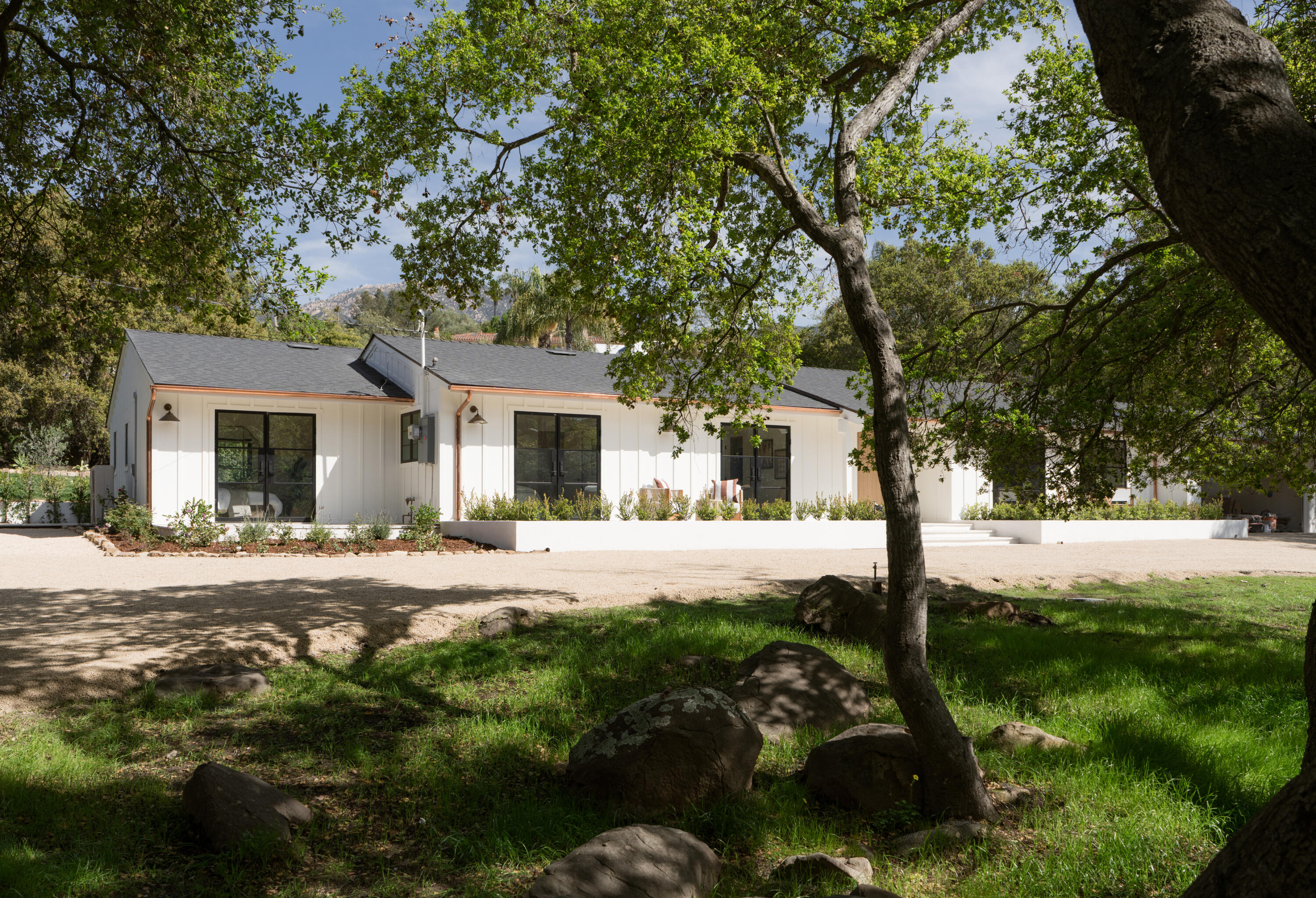 2160 Foothill Lane