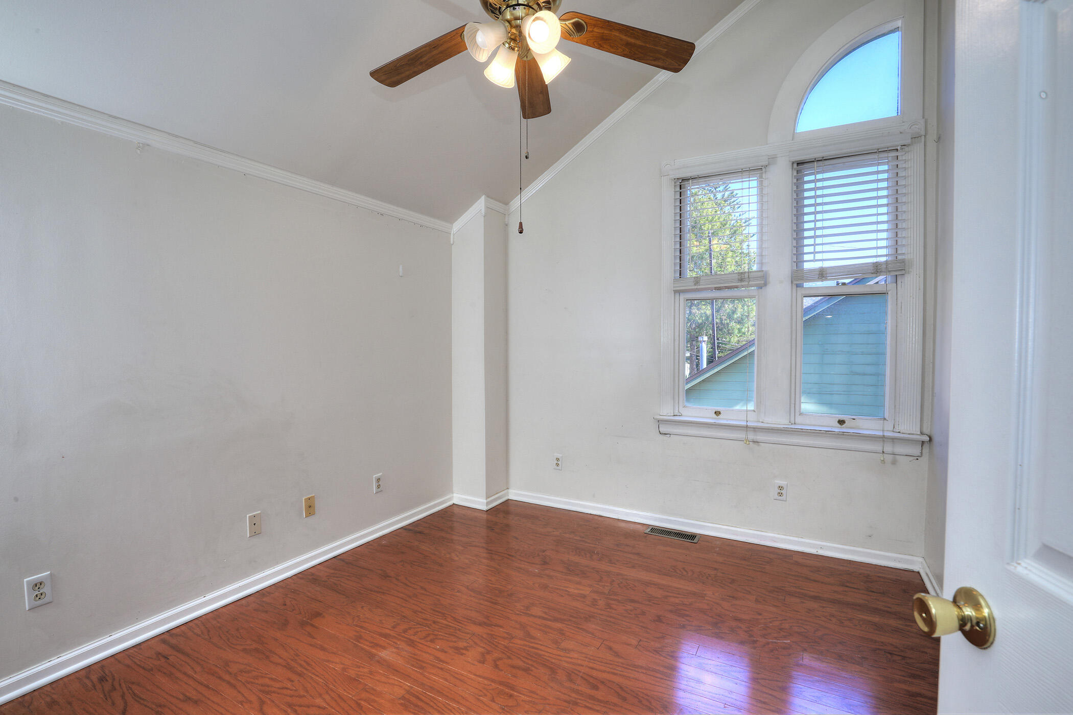 1513 De La Vina Street A
