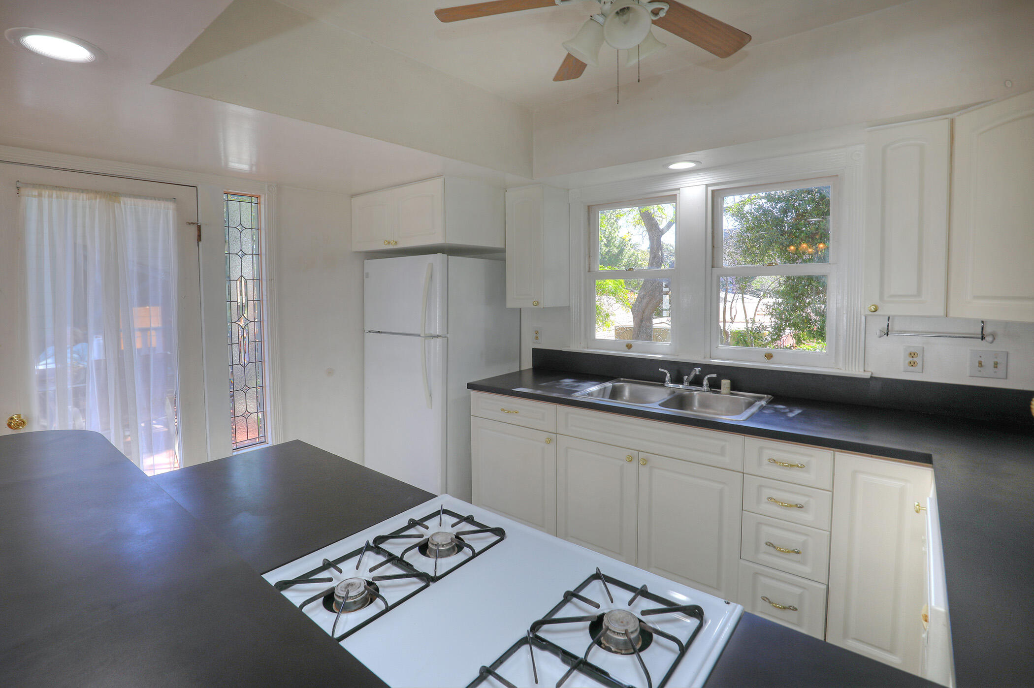 1513 De La Vina Street A