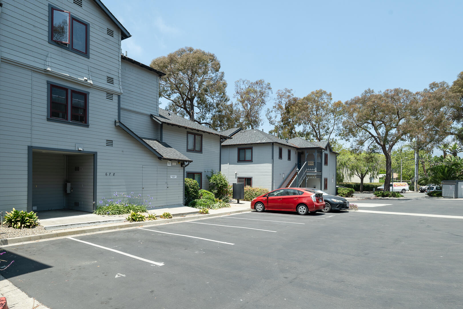 521 W Montecito Street 4
