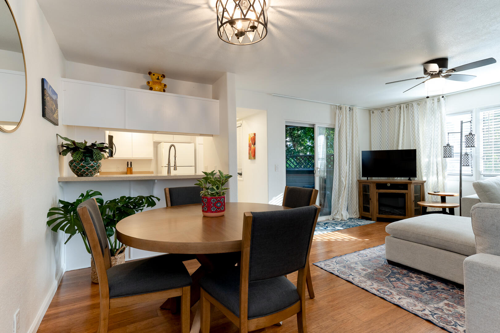 521 W Montecito Street 4