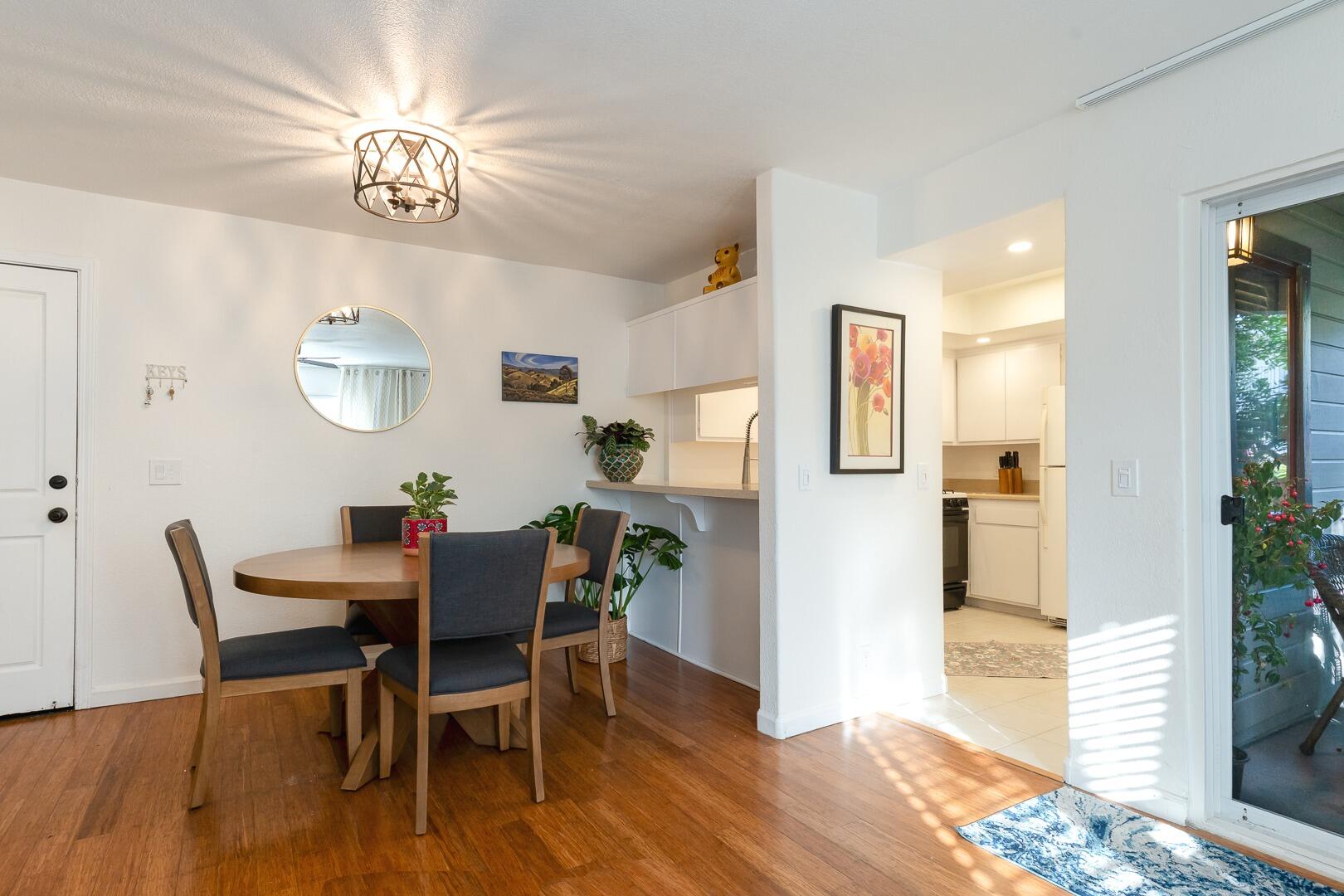 521 W Montecito Street 4