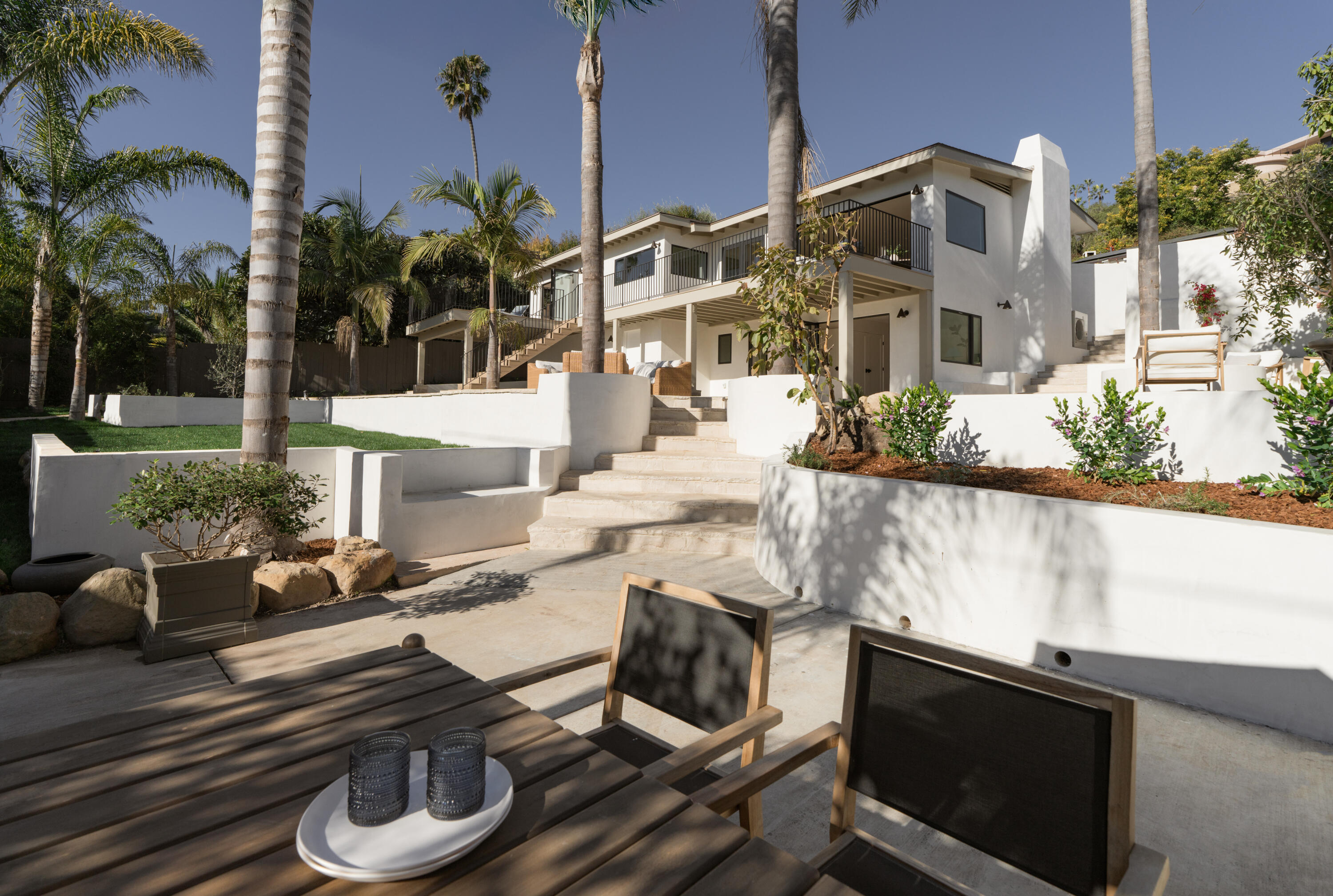 611 Miramonte Drive
