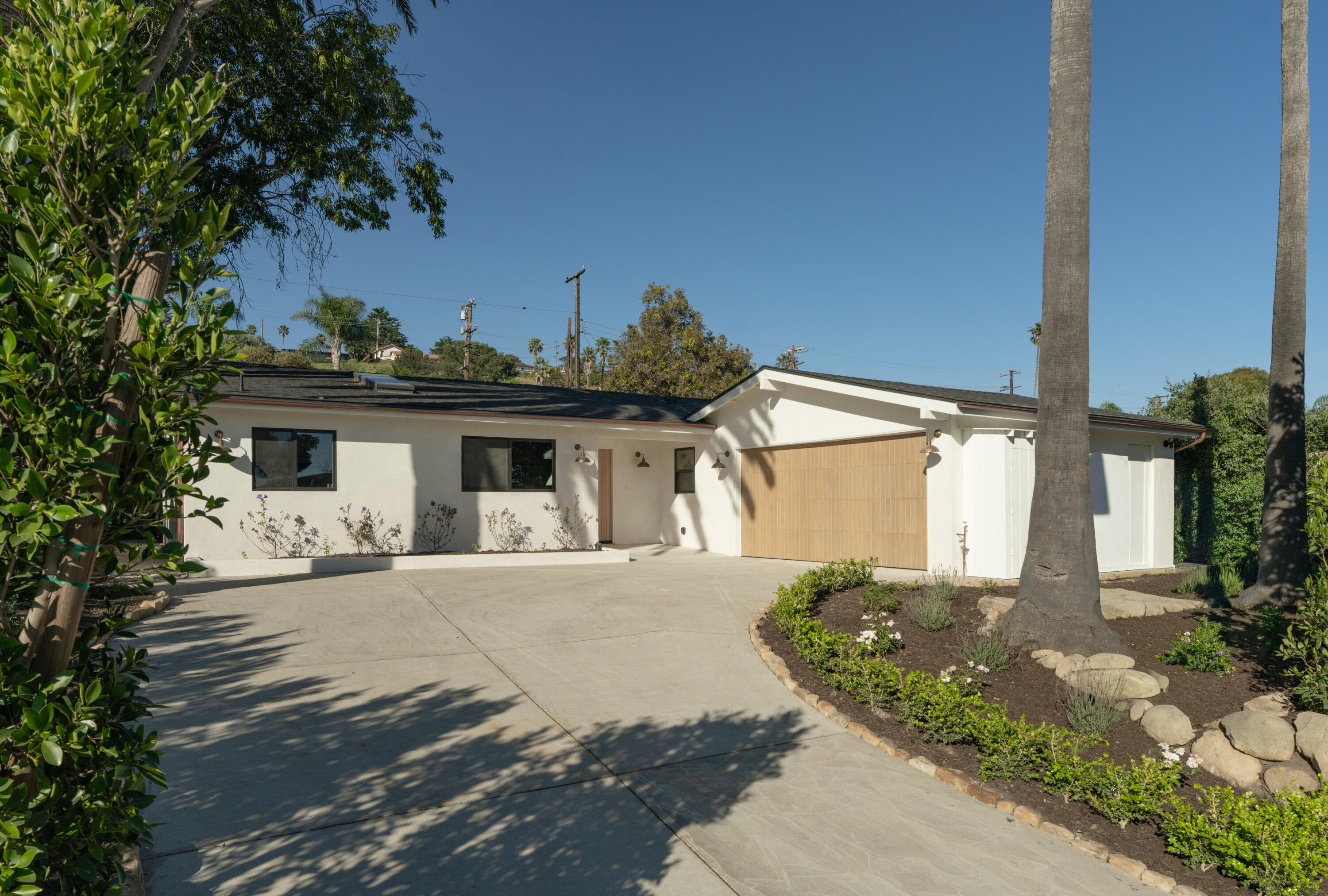 1718 Payeras Street