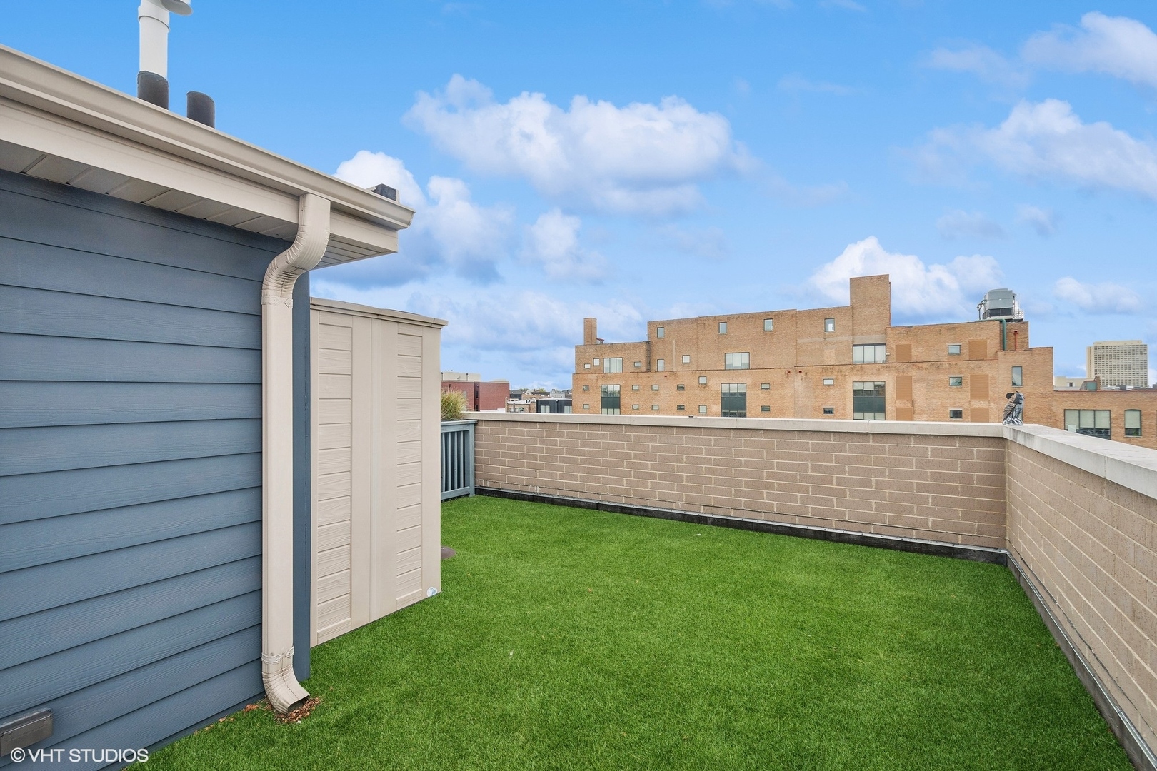 1621 W Superior Street Unit: 2E