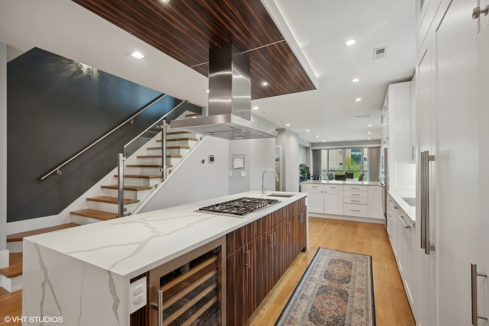 1621 W Superior Street Unit: 2E